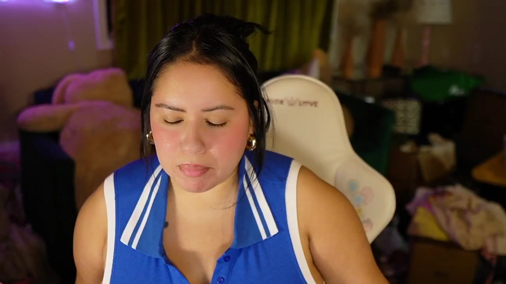 Gallery image thumbnail from Kamila__'s myfreecams stream on, 05/16/2024, 02:17 image 10 of 20