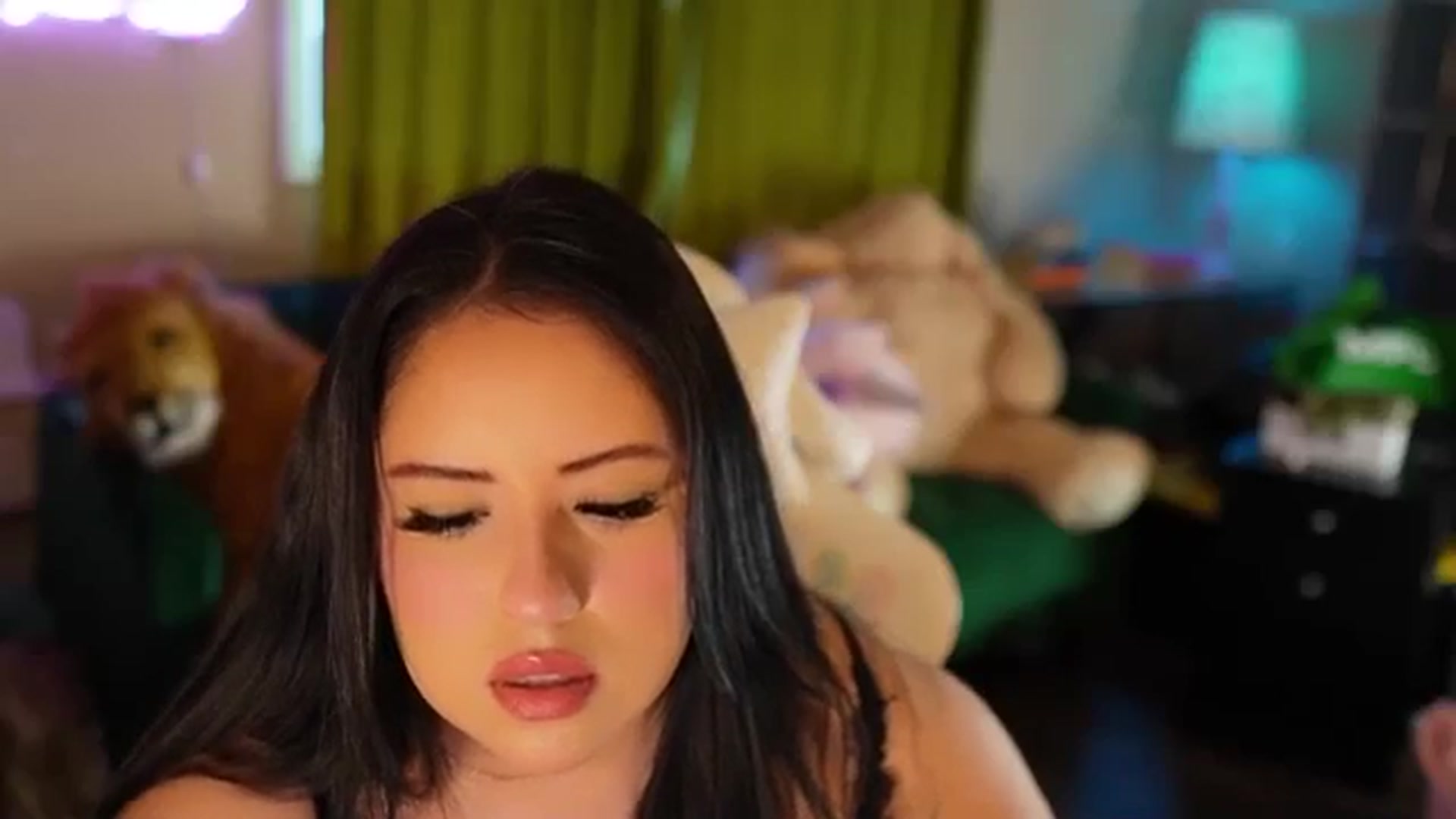 Gallery image thumbnail from Kamila__'s myfreecams stream on, 06/06/2024, 23:50 image 6 of 20