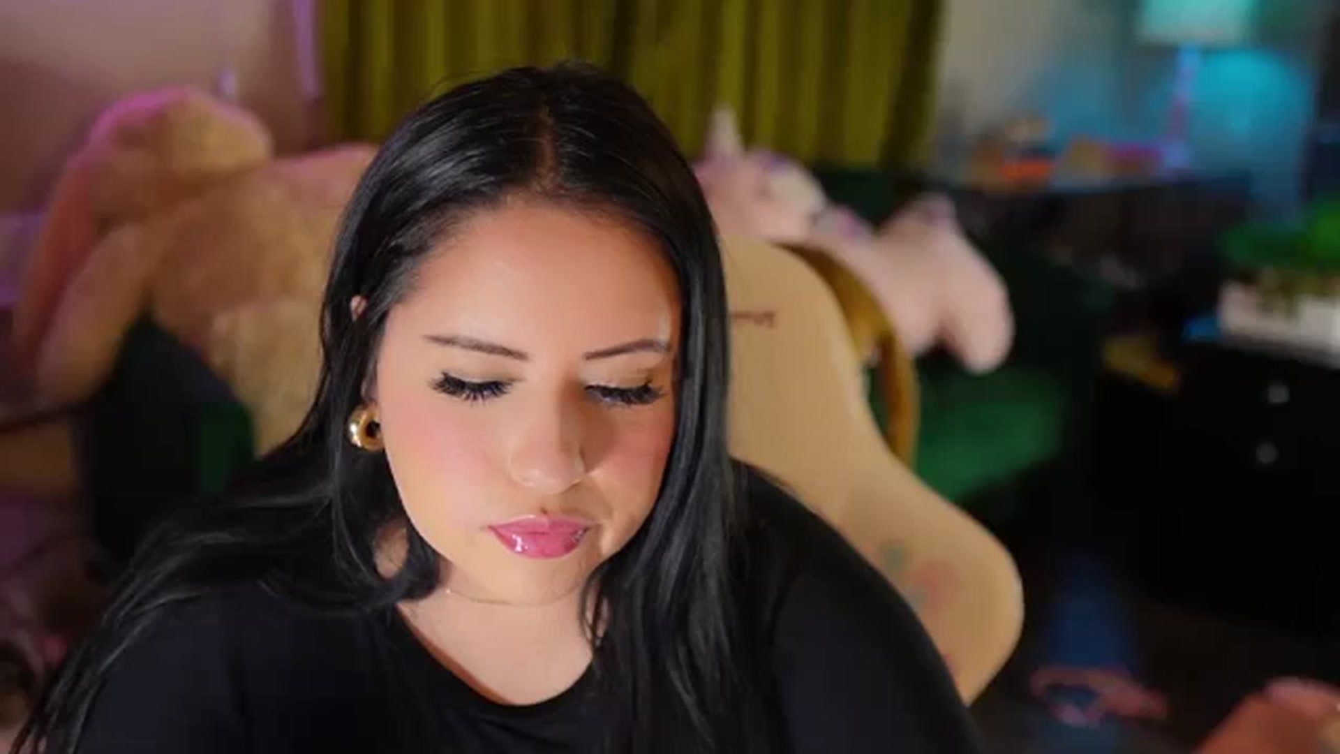Gallery image thumbnail from Kamila__'s myfreecams stream on, 06/08/2024, 07:10 image 1 of 20