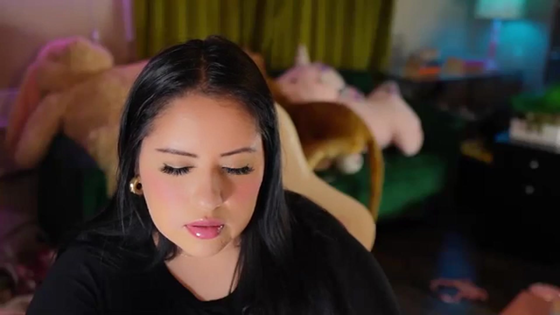 Gallery image thumbnail from Kamila__'s myfreecams stream on, 06/08/2024, 07:10 image 6 of 20
