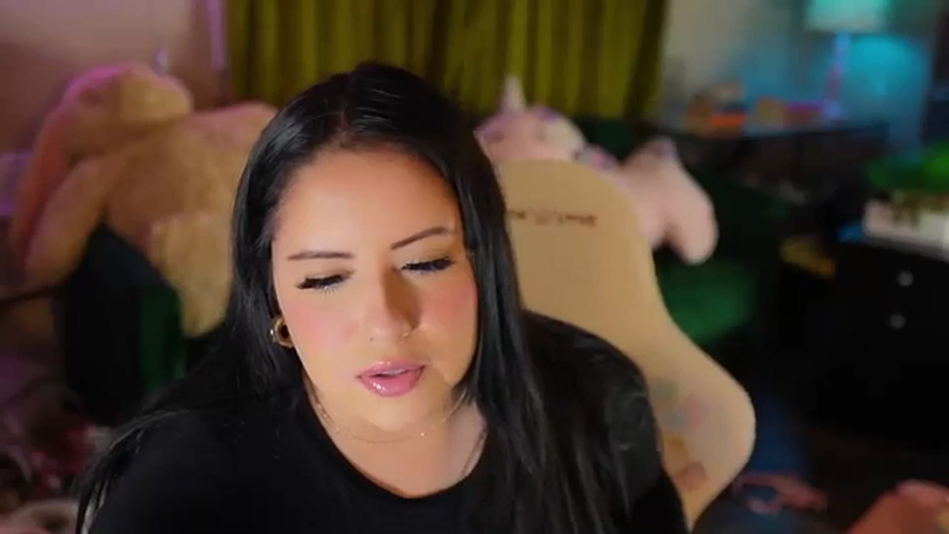 Gallery image thumbnail from Kamila__'s myfreecams stream on, 06/08/2024, 07:10 image 19 of 20