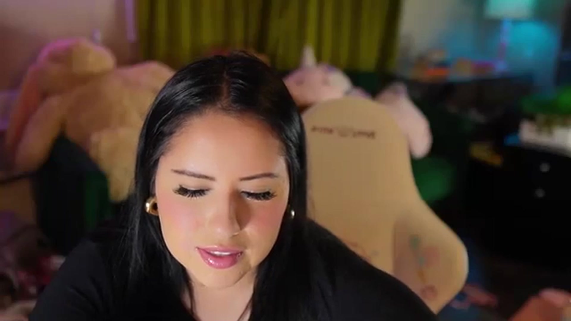 Gallery image thumbnail from Kamila__'s myfreecams stream on, 06/08/2024, 07:10 image 12 of 20
