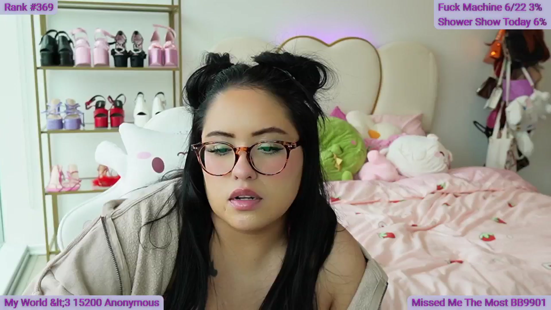 Gallery image thumbnail from Kamila__'s myfreecams stream on, 06/15/2024, 19:05 image 20 of 20