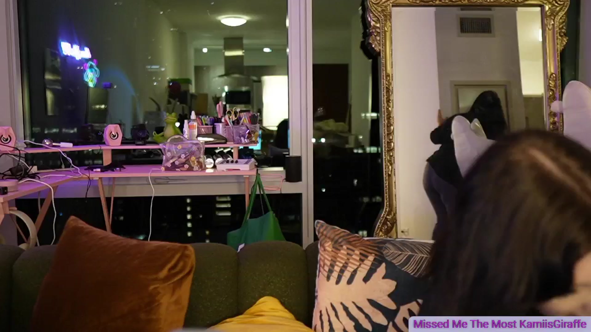 Gallery image thumbnail from Kamila__'s myfreecams stream on, 07/06/2024, 10:18 image 1 of 20