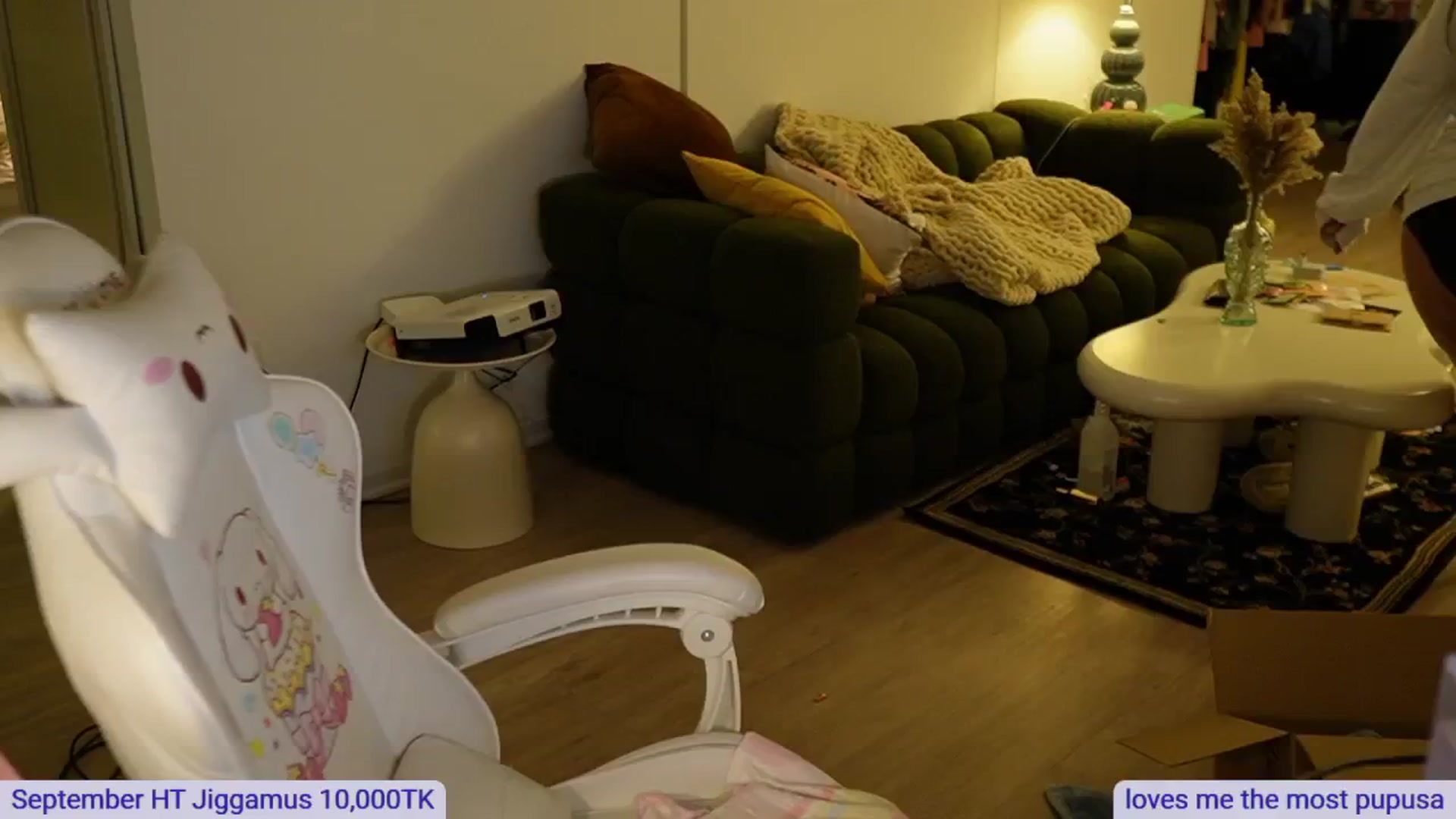 Gallery image thumbnail from Kamila__'s myfreecams stream on, 09/28/2024, 06:33 image 17 of 20