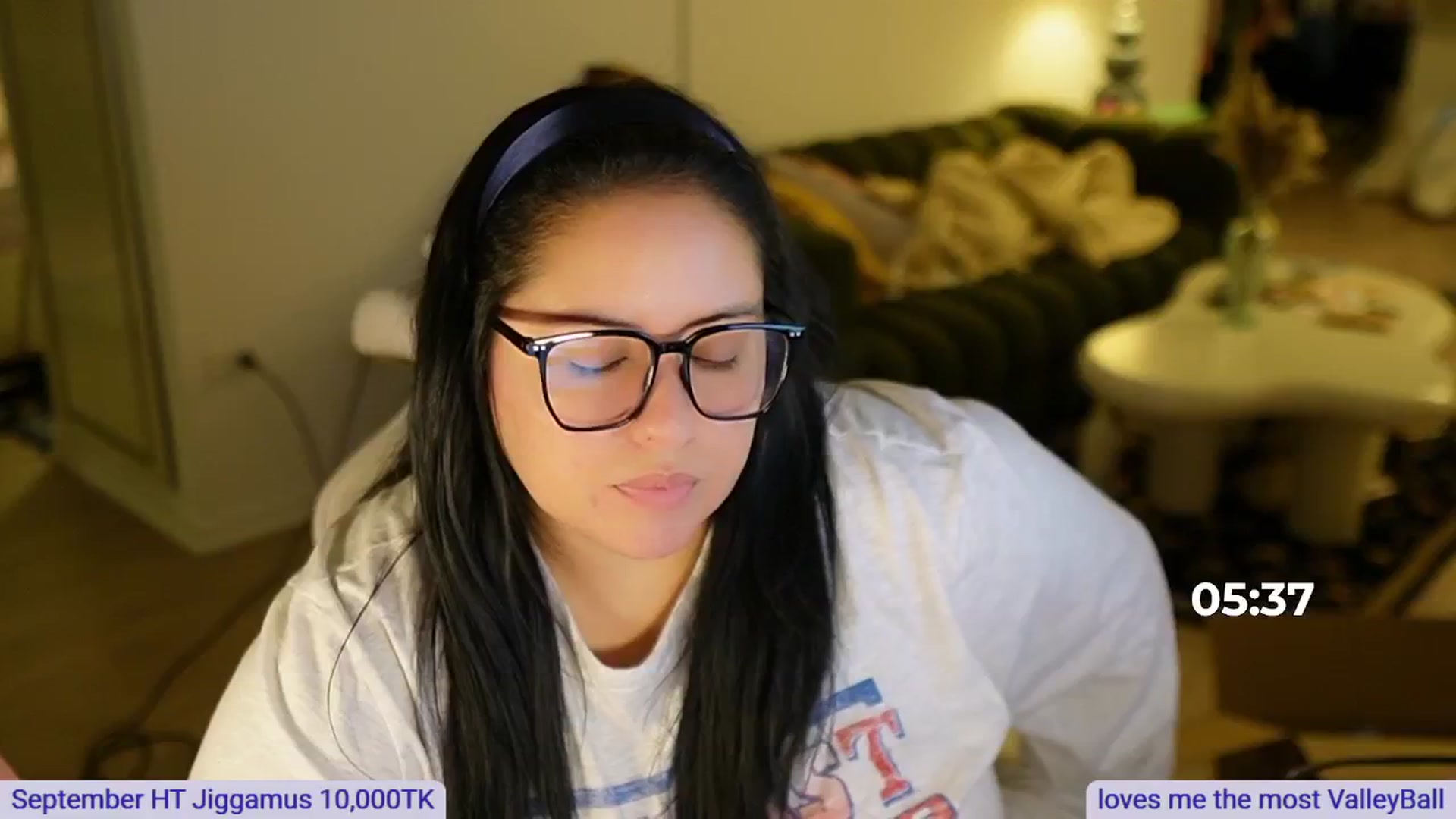 Gallery image thumbnail from Kamila__'s myfreecams stream on, 09/28/2024, 08:31 image 18 of 20