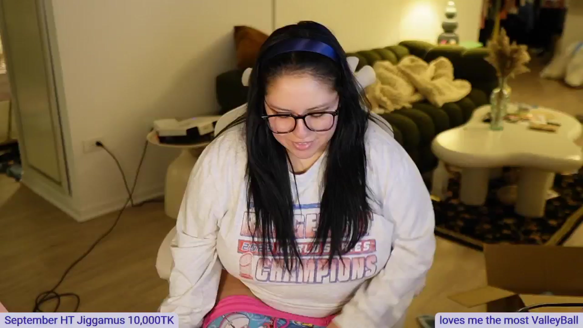 Gallery image thumbnail from Kamila__'s myfreecams stream on, 09/28/2024, 08:31 image 4 of 20