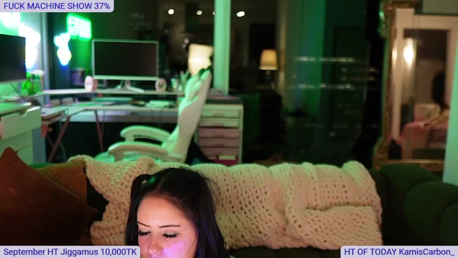 Gallery image thumbnail from Kamila__'s myfreecams stream on, 09/29/2024, 13:14 image 13 of 20
