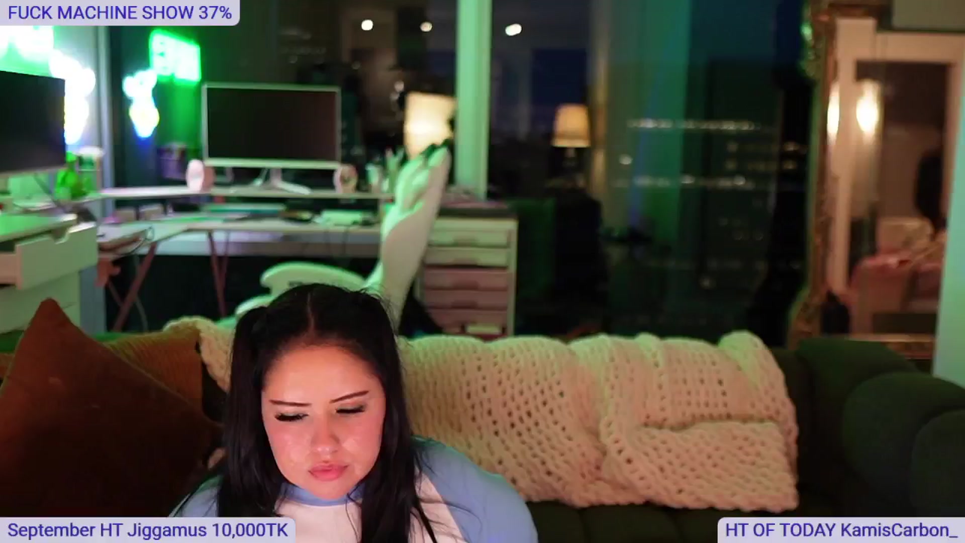 Gallery image thumbnail from Kamila__'s myfreecams stream on, 09/29/2024, 13:14 image 15 of 20