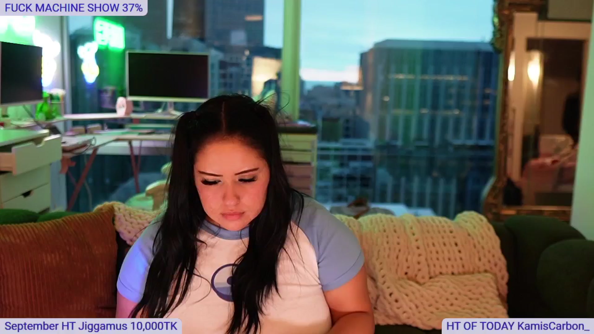 Gallery image thumbnail from Kamila__'s myfreecams stream on, 09/29/2024, 13:14 image 17 of 20