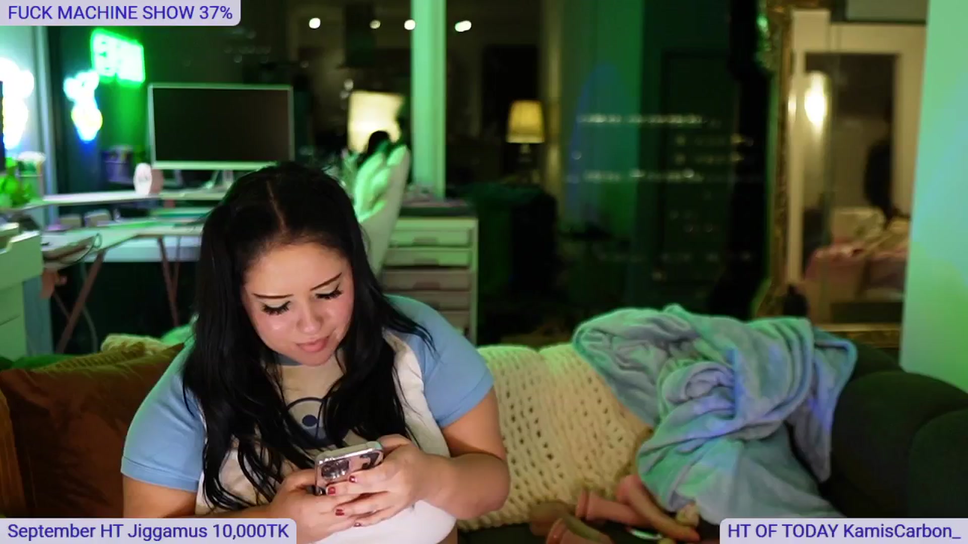 Gallery image thumbnail from Kamila__'s myfreecams stream on, 09/29/2024, 13:14 image 10 of 20