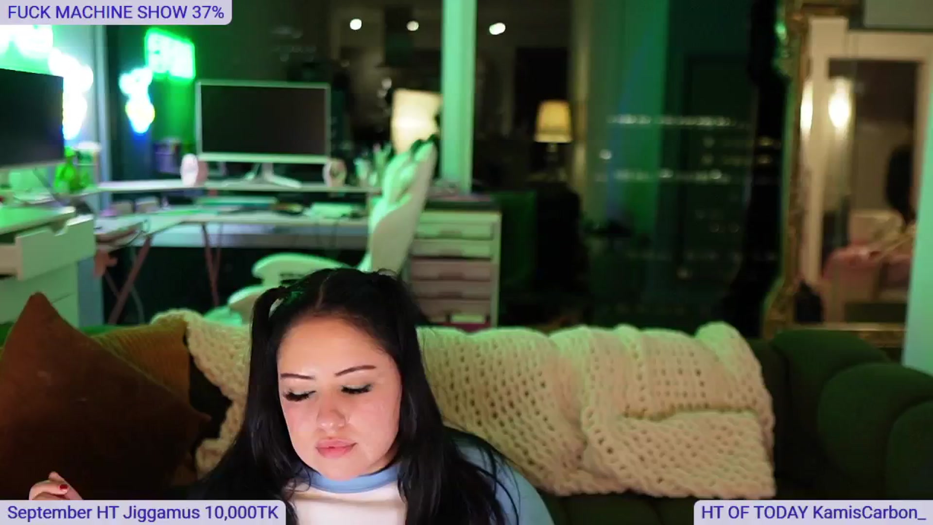 Gallery image thumbnail from Kamila__'s myfreecams stream on, 09/29/2024, 13:14 image 14 of 20