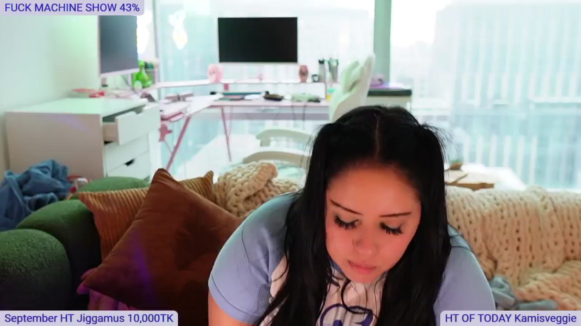 Gallery image thumbnail from Kamila__'s myfreecams stream on, 09/29/2024, 17:14 image 12 of 20