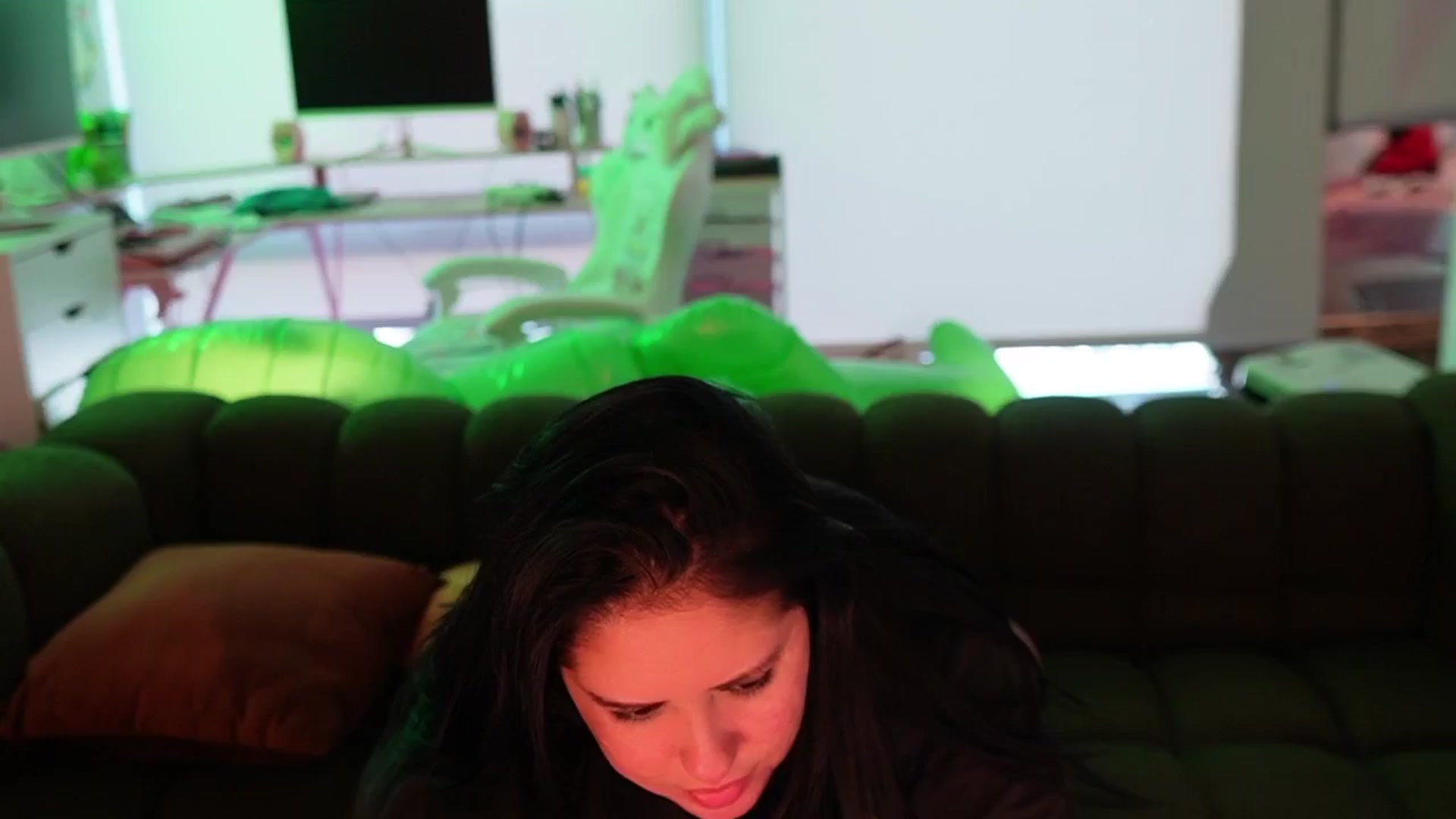 Gallery image thumbnail from Kamila__'s myfreecams stream on, 10/05/2024, 19:17 image 10 of 20