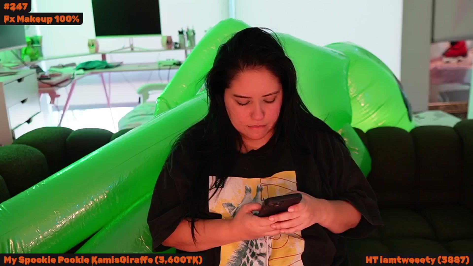 Gallery image thumbnail from Kamila__'s myfreecams stream on, 10/05/2024, 19:17 image 18 of 20