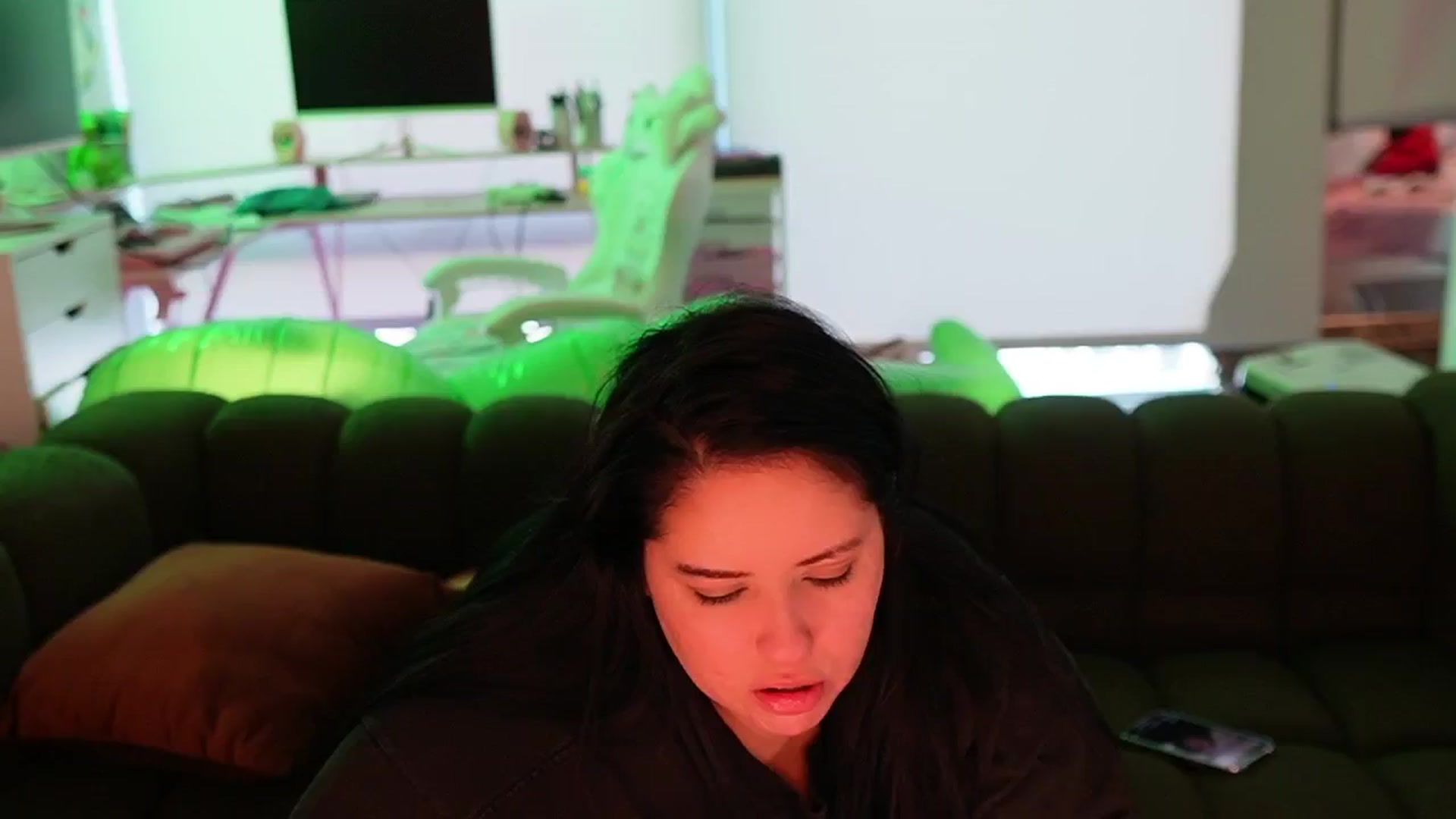 Gallery image thumbnail from Kamila__'s myfreecams stream on, 10/05/2024, 19:17 image 5 of 20