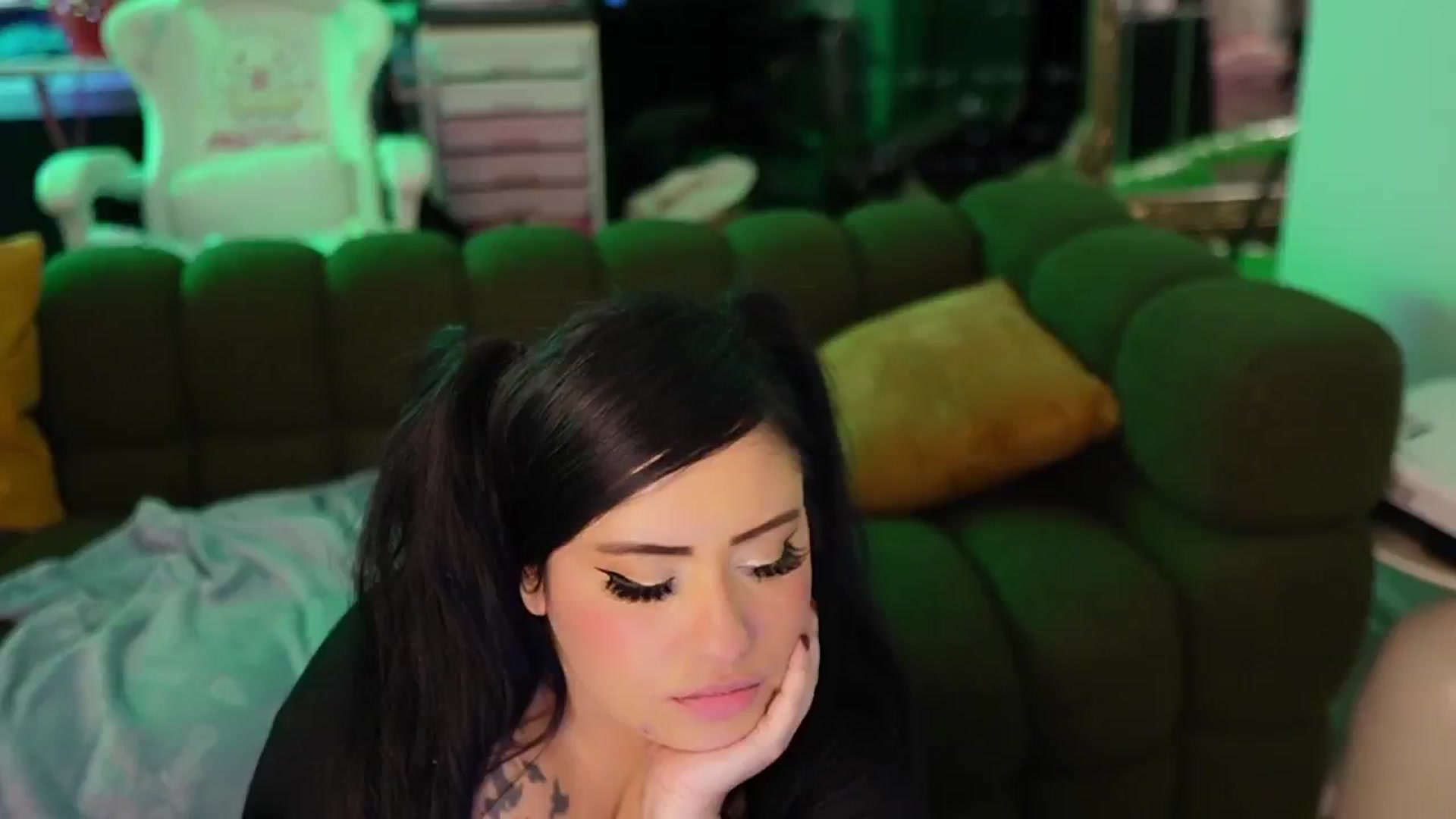 Gallery image thumbnail from Kamila__'s myfreecams stream on, 10/16/2024, 06:31 image 7 of 20