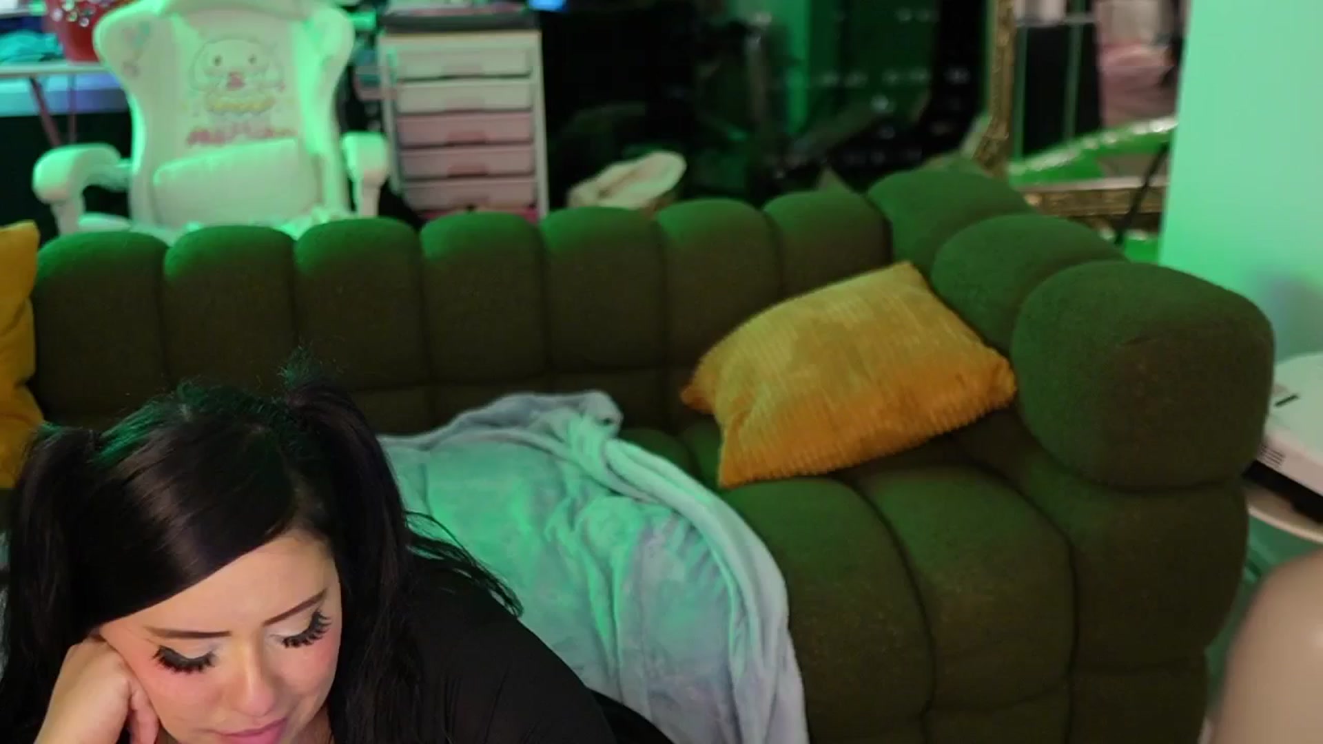 Gallery image thumbnail from Kamila__'s myfreecams stream on, 10/16/2024, 06:31 image 16 of 20