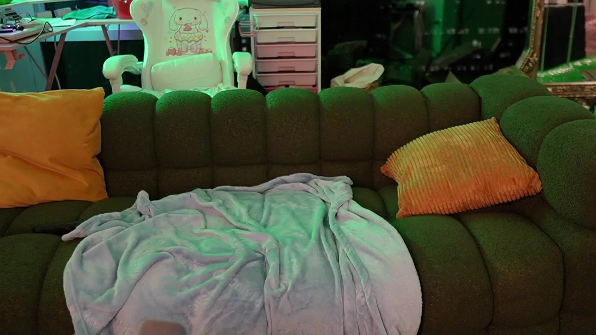 Gallery image thumbnail from Kamila__'s myfreecams stream on, 10/16/2024, 06:31 image 2 of 20