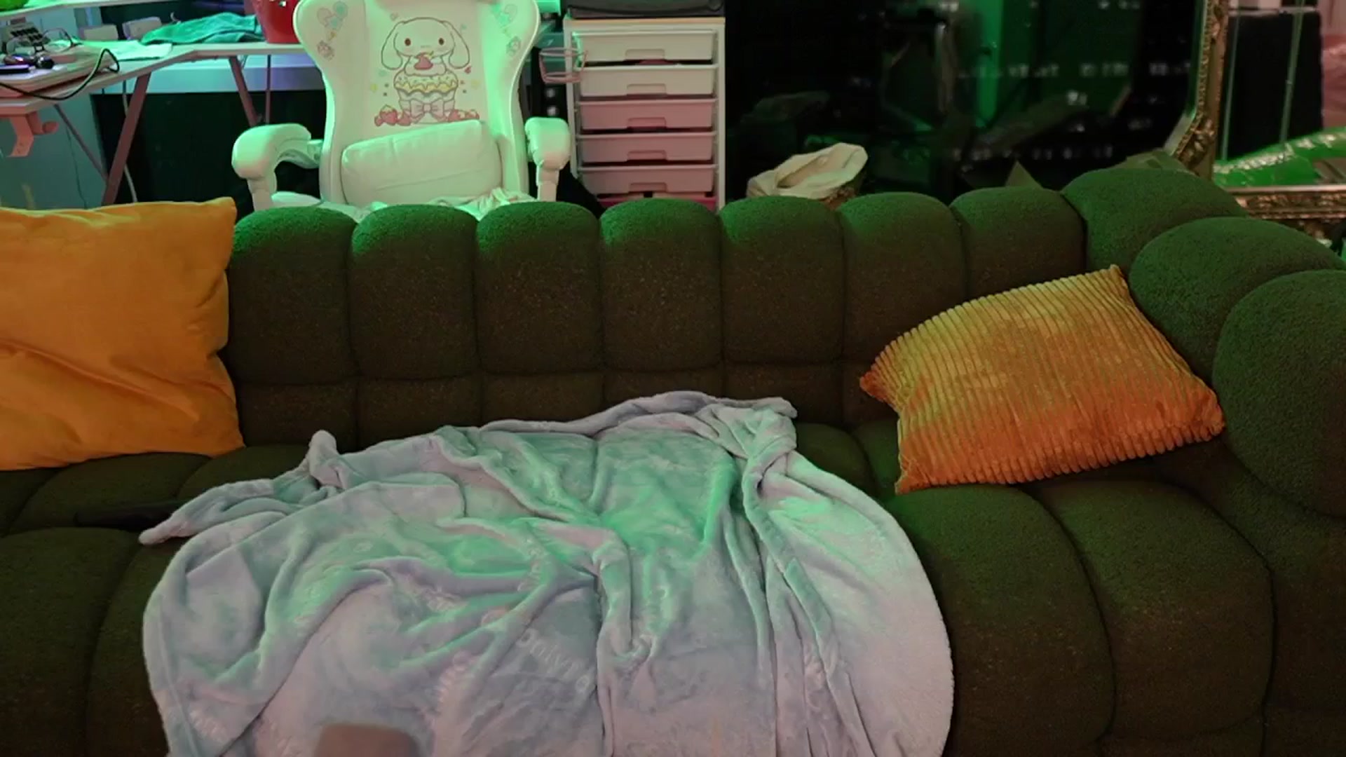 Gallery image thumbnail from Kamila__'s myfreecams stream on, 10/16/2024, 06:31 image 3 of 20