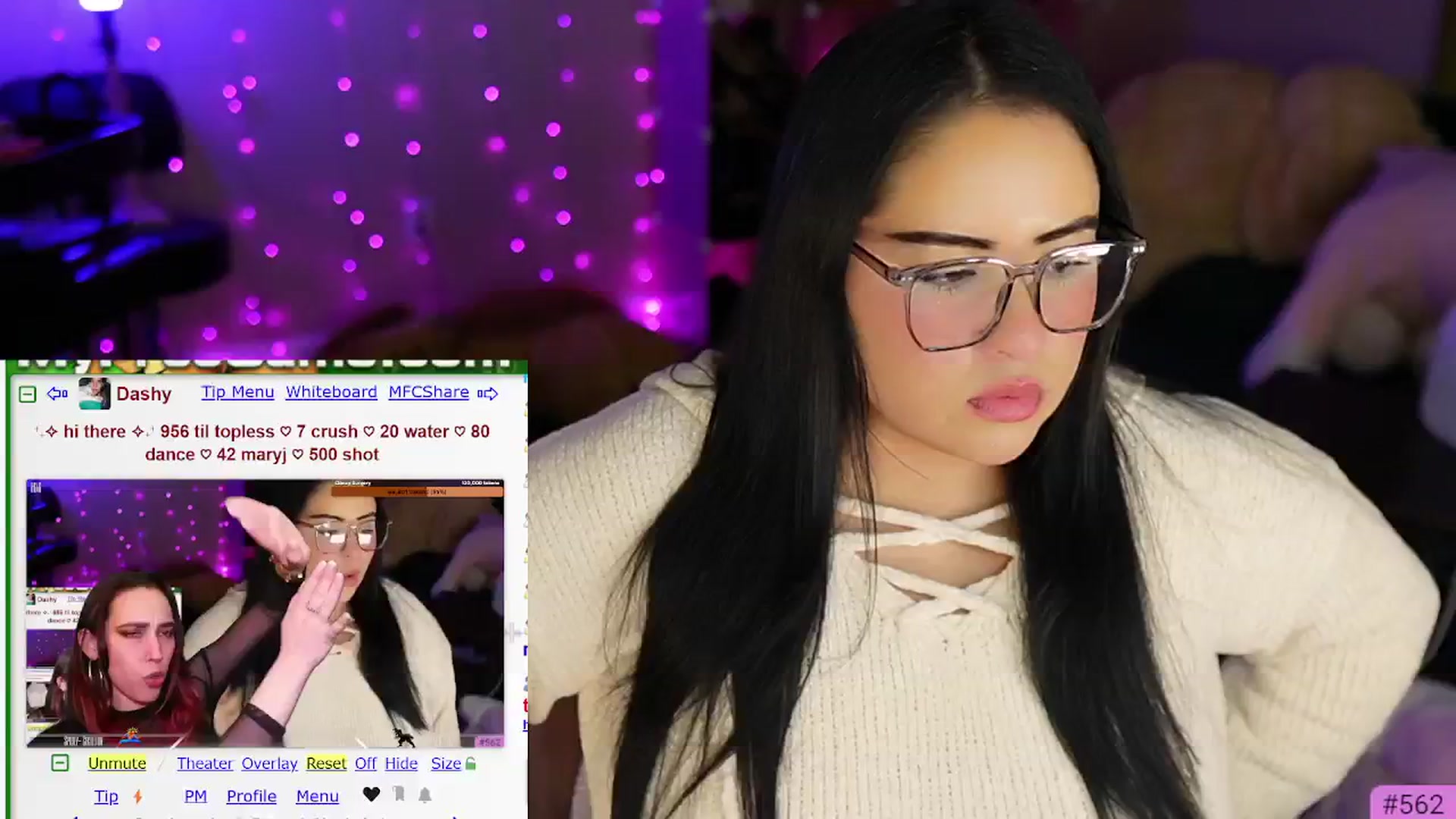 Gallery image thumbnail from Kamila__'s myfreecams stream on, 11/10/2024, 10:12 image 3 of 20