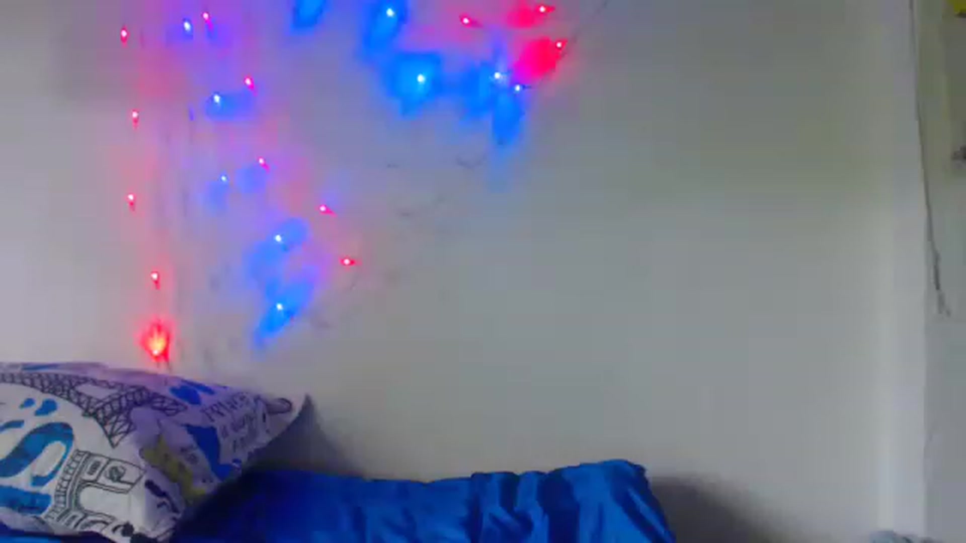 Gallery image thumbnail from Kamilalove_'s myfreecams stream on, 12/25/2022, 20:51 image 13 of 20