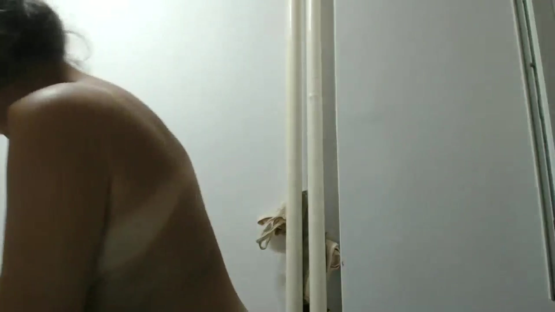 Gallery image thumbnail from KamillaStar's myfreecams stream on, 09/07/2025, 20:53 image 10 of 20