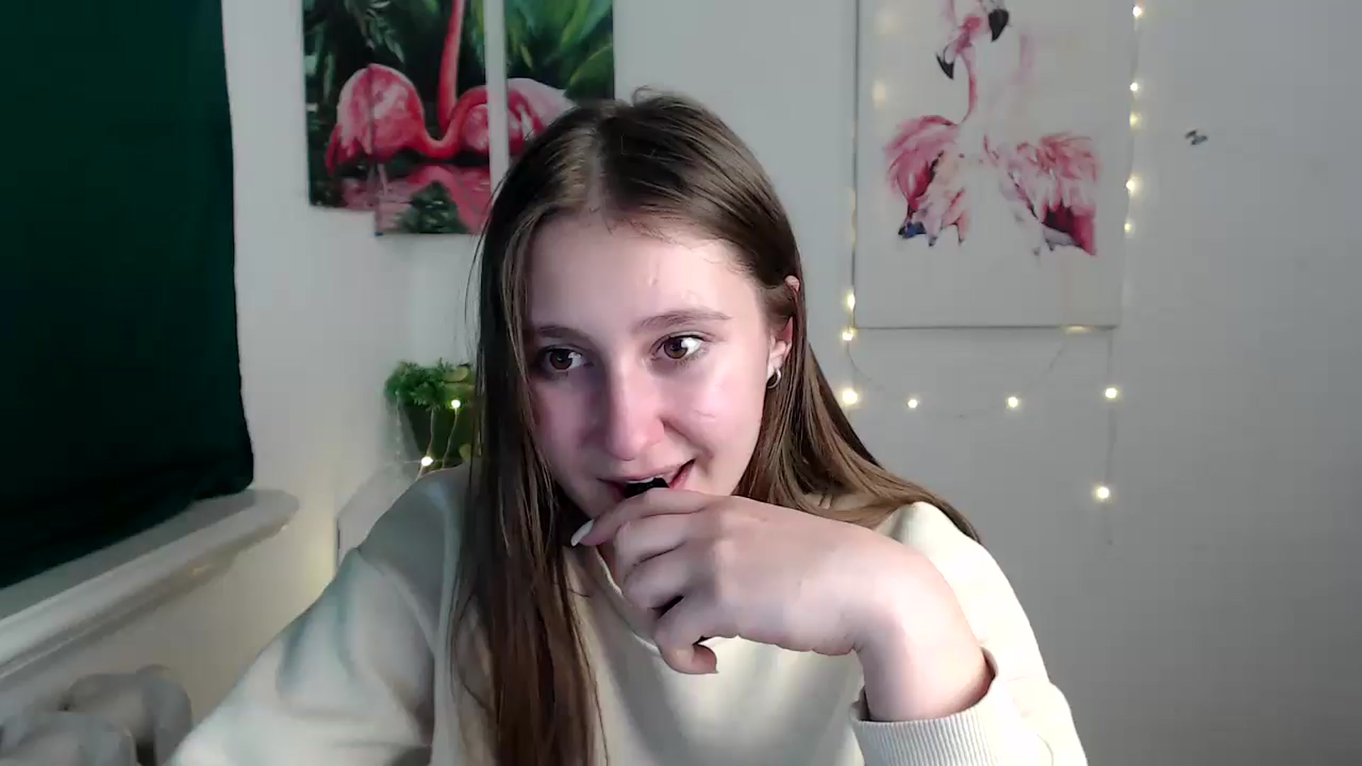 Gallery image thumbnail from Kamilochkaaa_'s myfreecams stream on, 11/17/2025, 18:22 image 17 of 20