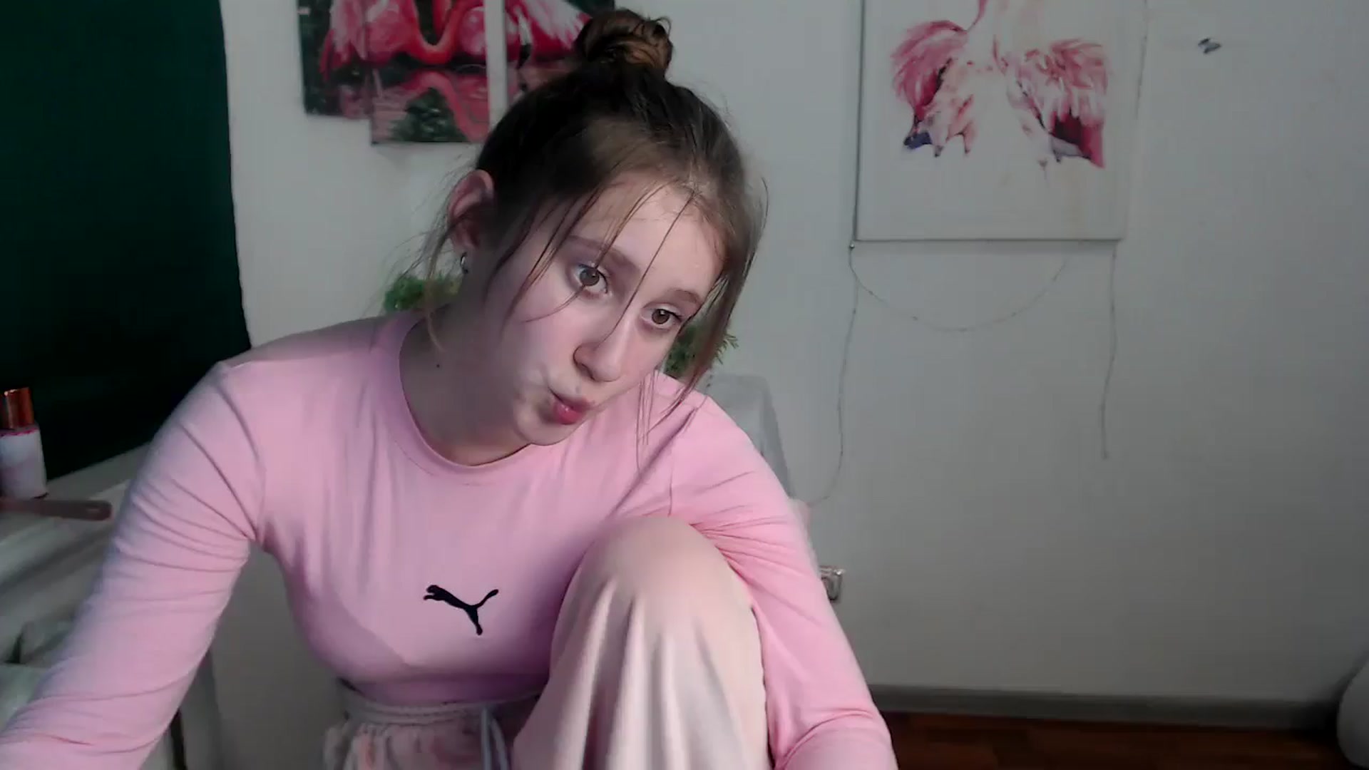 Gallery image thumbnail from Kamilochkaaa_'s myfreecams stream on, 11/24/2025, 13:45 image 13 of 20