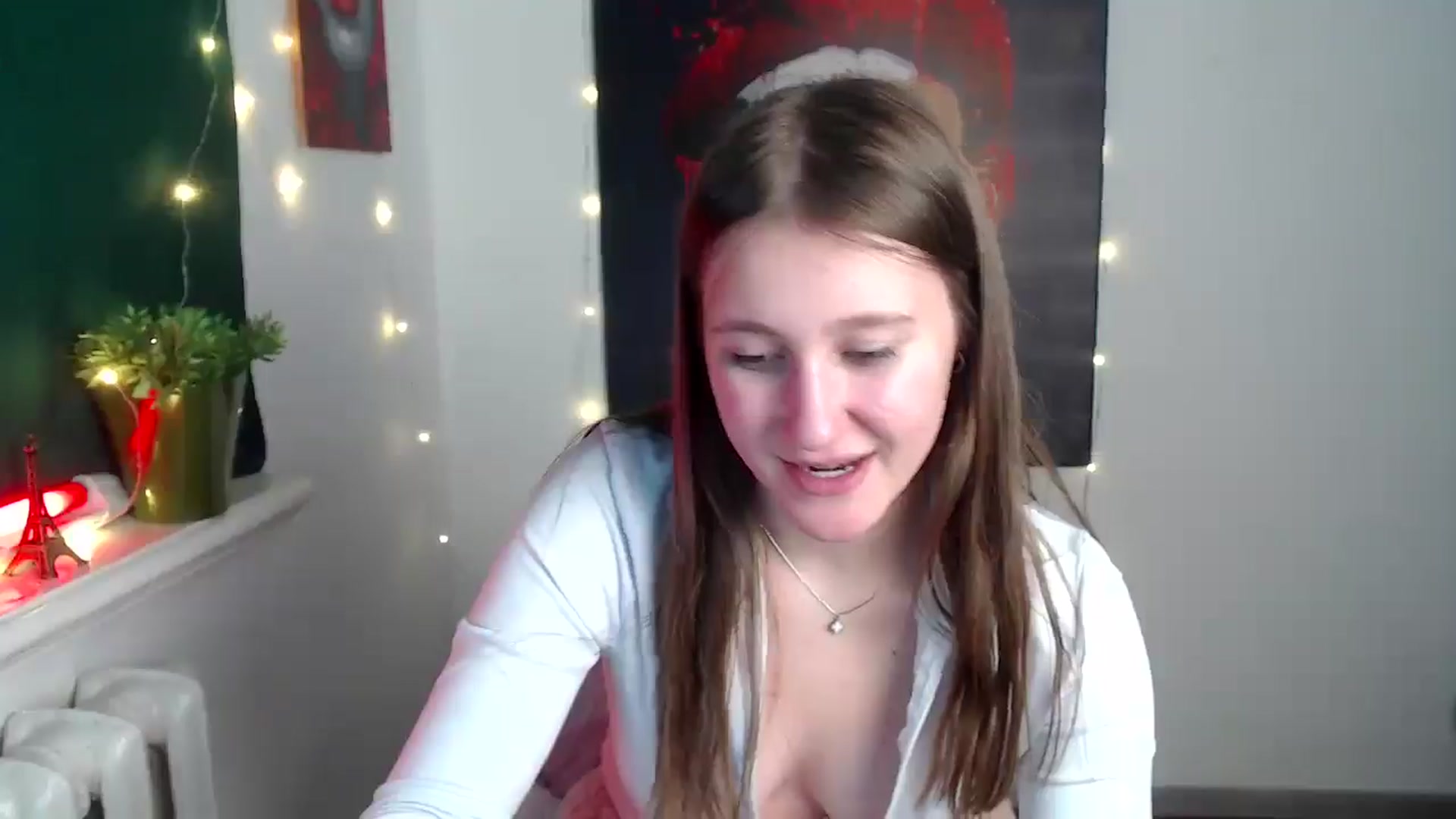 Gallery image thumbnail from Kamilochkaaa_'s myfreecams stream on, 12/01/2025, 15:14 image 12 of 20