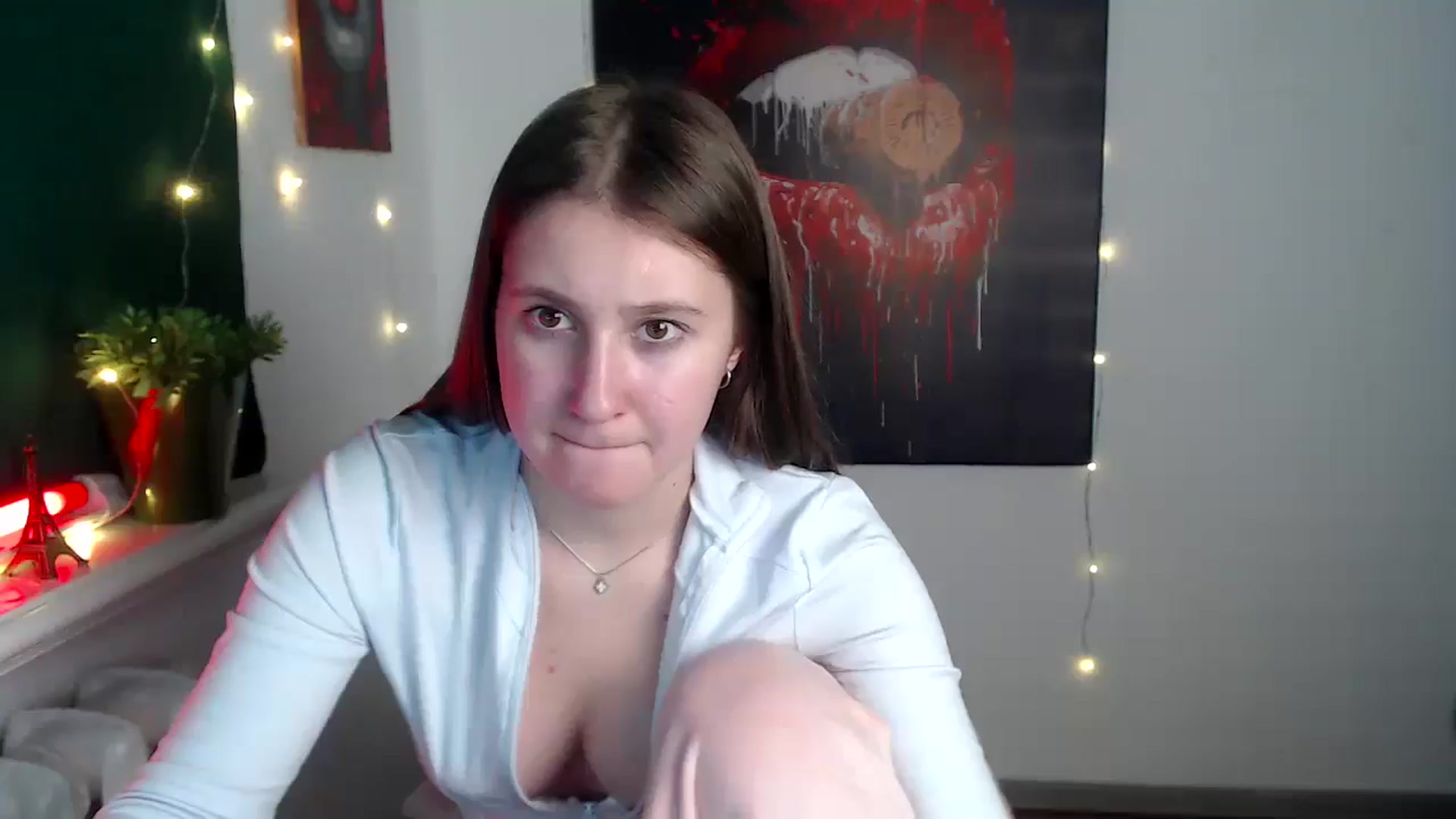 Gallery image thumbnail from Kamilochkaaa_'s myfreecams stream on, 12/01/2025, 15:14 image 17 of 20