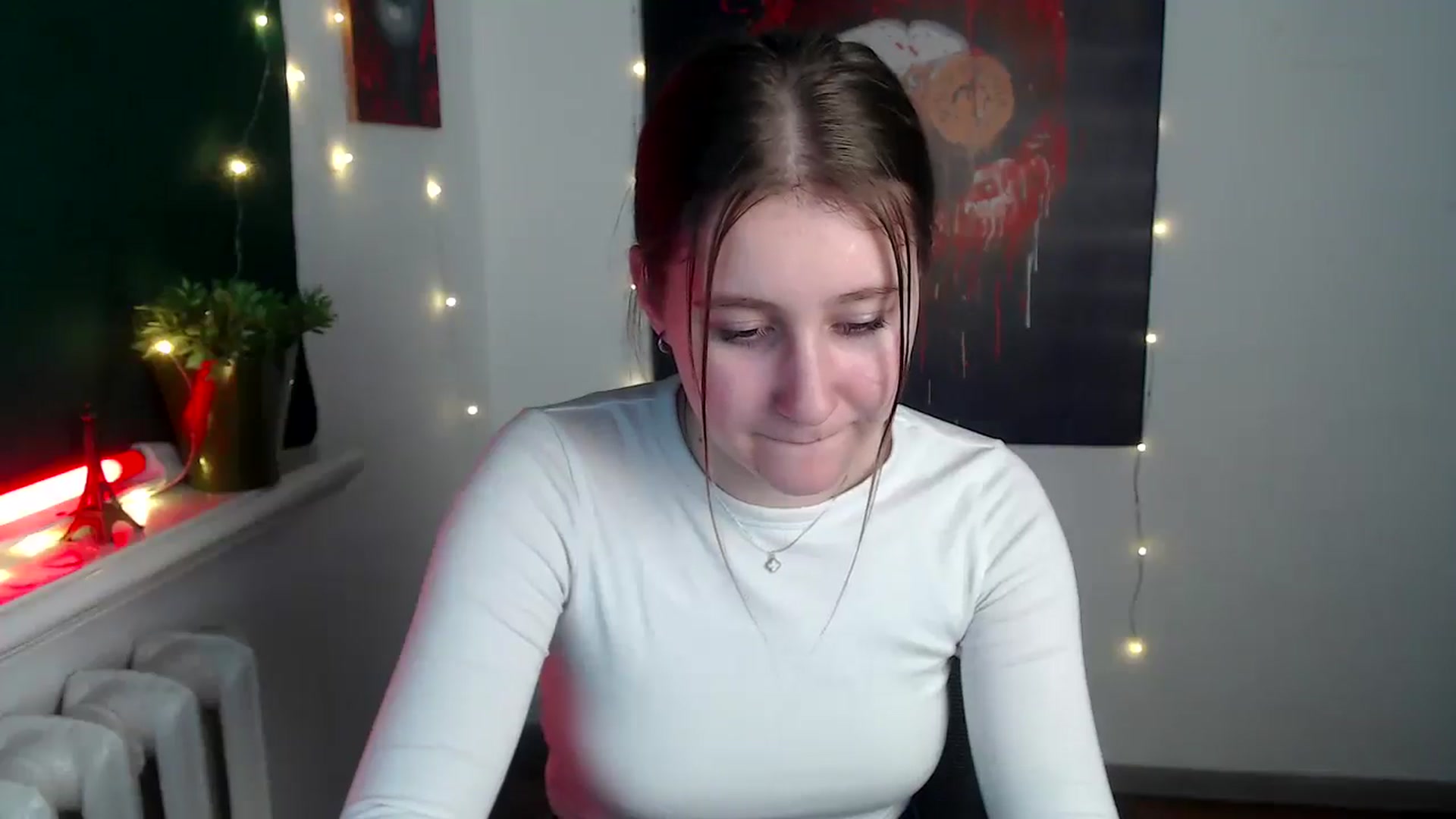 Gallery image thumbnail from Kamilochkaaa_'s myfreecams stream on, 12/02/2025, 13:06 image 17 of 20