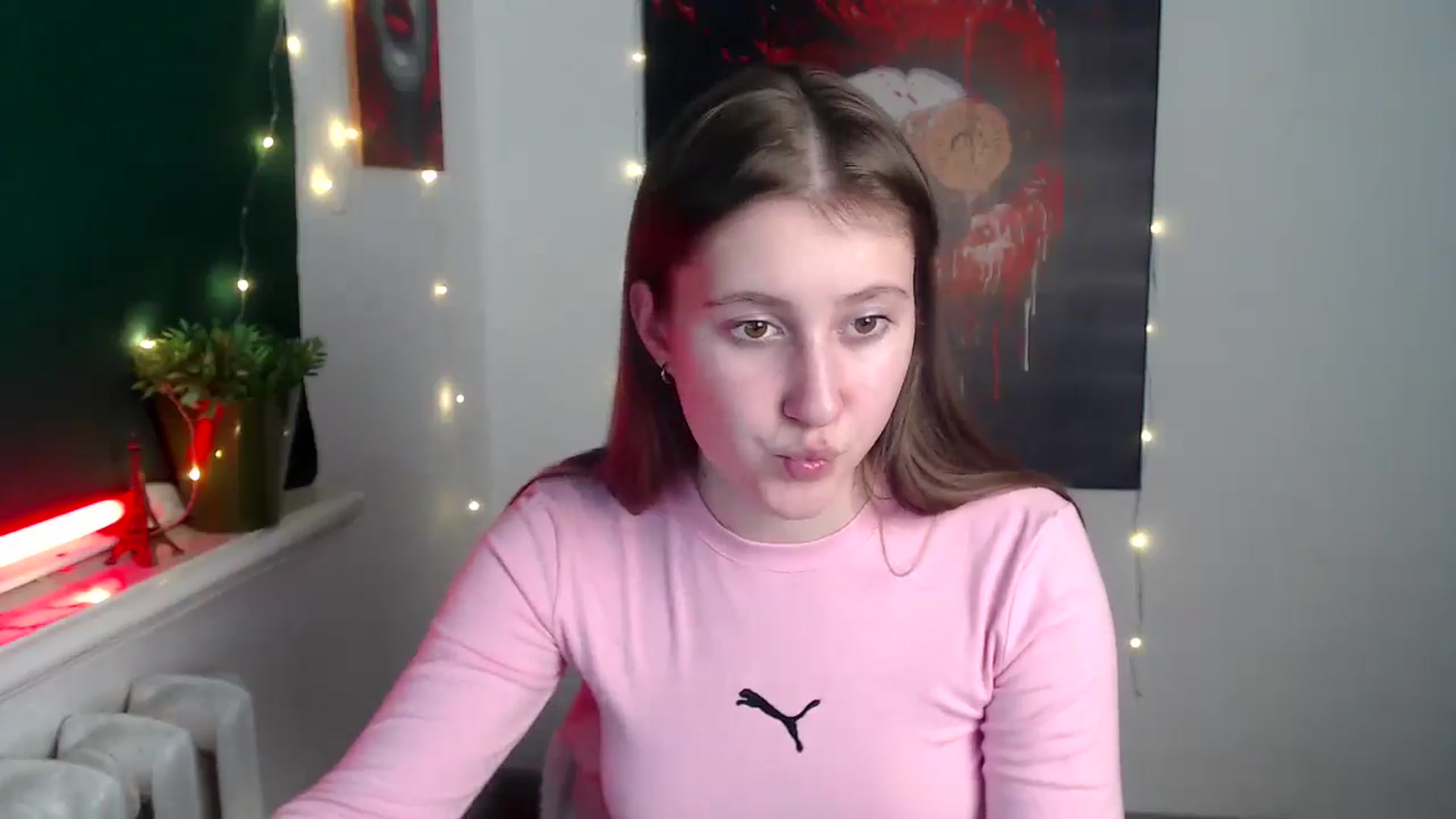 Gallery image thumbnail from Kamilochkaaa_'s myfreecams stream on, 12/04/2025, 11:17 image 17 of 20