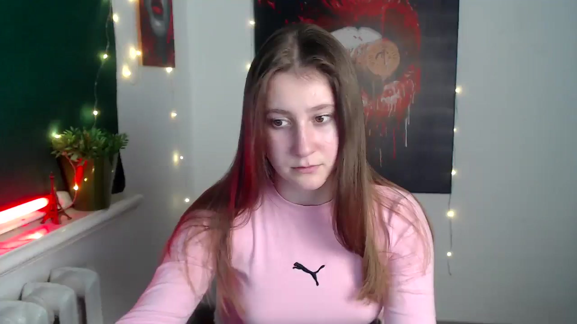 Gallery image thumbnail from Kamilochkaaa_'s myfreecams stream on, 12/04/2025, 11:17 image 9 of 20