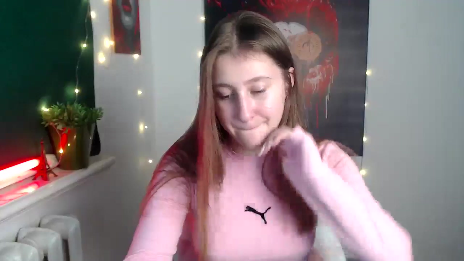 Gallery image thumbnail from Kamilochkaaa_'s myfreecams stream on, 12/04/2025, 11:17 image 8 of 20