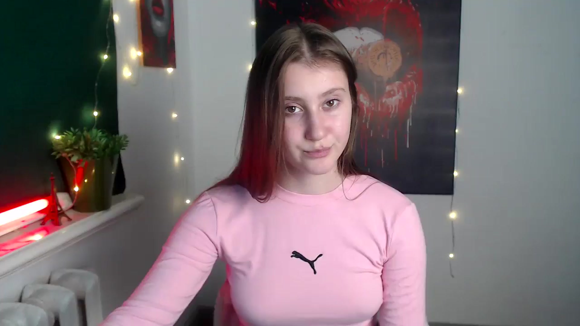 Gallery image thumbnail from Kamilochkaaa_'s myfreecams stream on, 12/04/2025, 11:17 image 12 of 20