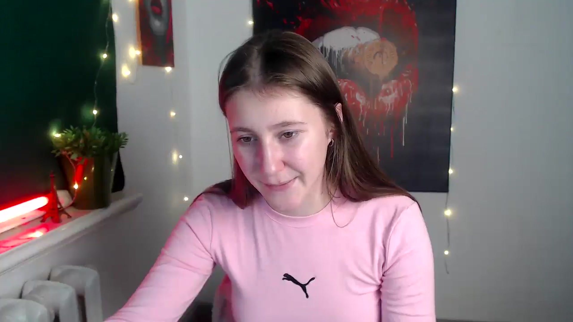 Gallery image thumbnail from Kamilochkaaa_'s myfreecams stream on, 12/04/2025, 11:17 image 16 of 20