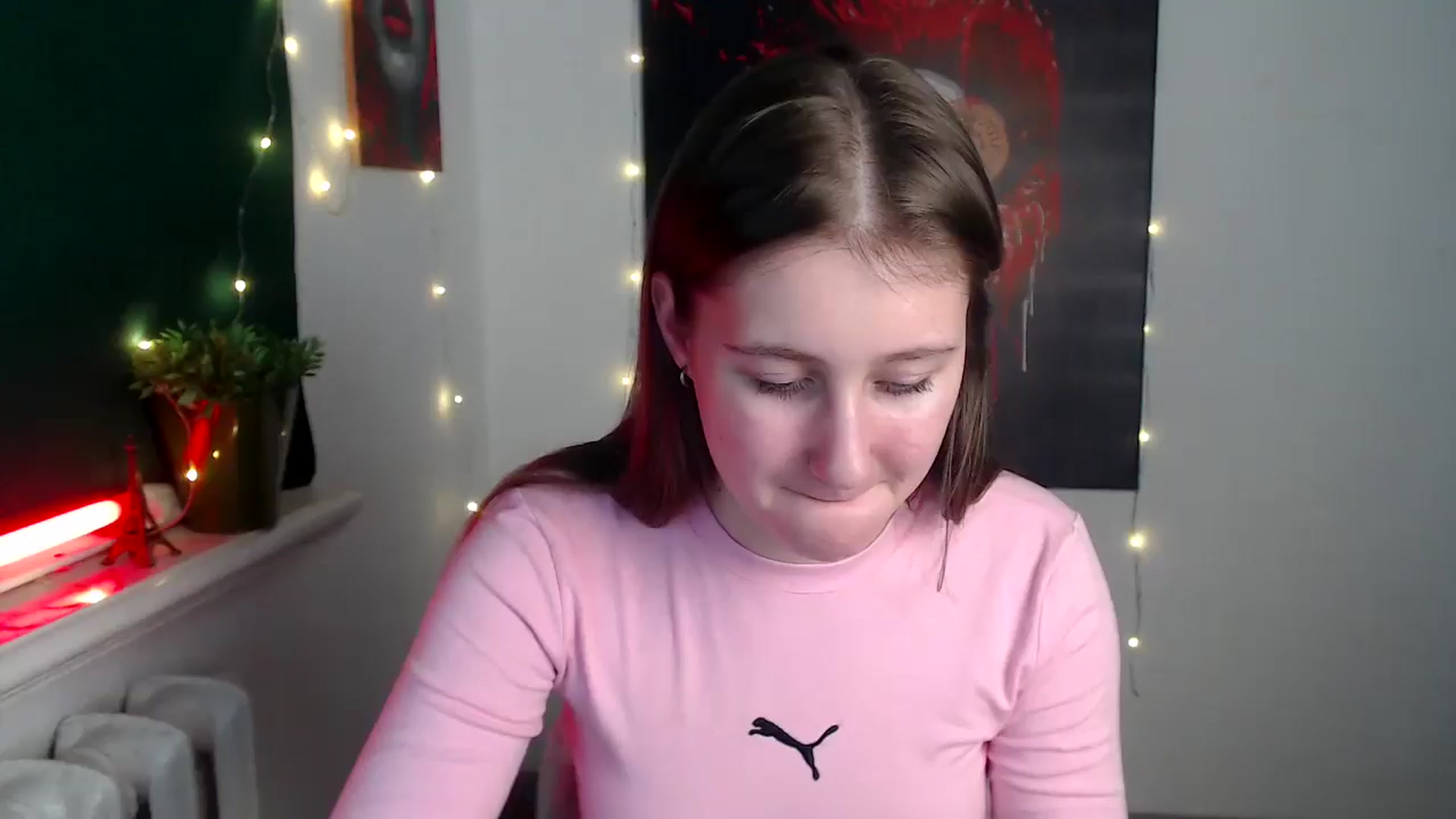 Gallery image thumbnail from Kamilochkaaa_'s myfreecams stream on, 12/04/2025, 11:17 image 13 of 20