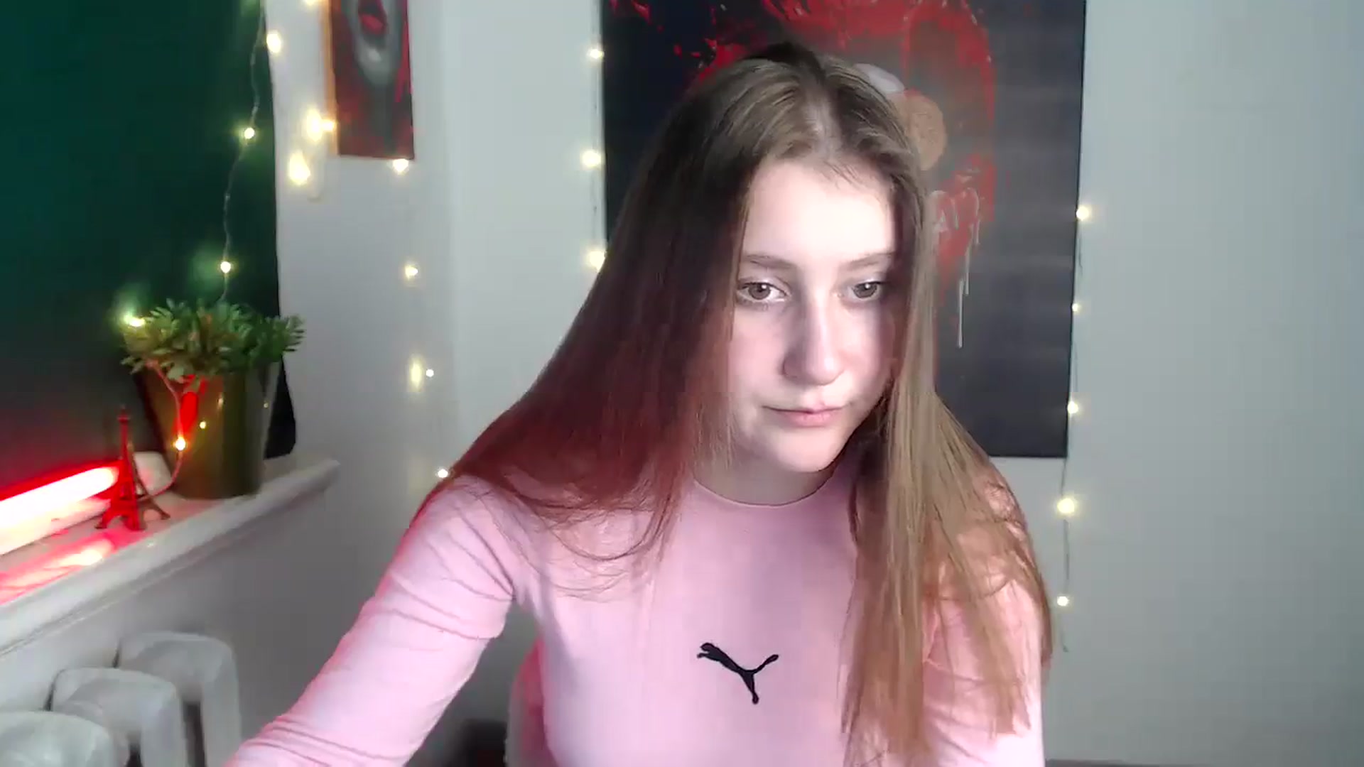 Gallery image thumbnail from Kamilochkaaa_'s myfreecams stream on, 12/04/2025, 11:17 image 6 of 20