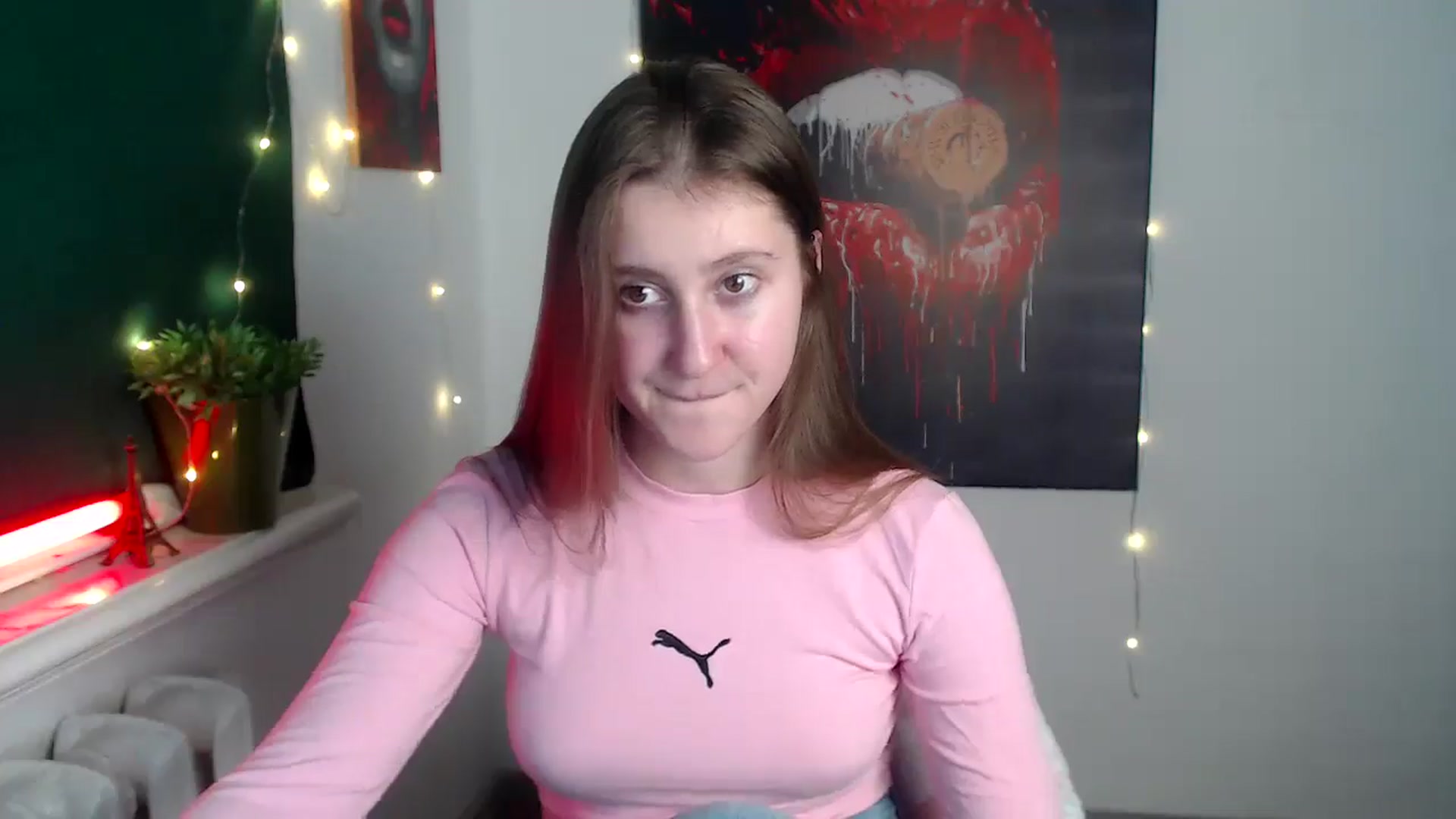 Gallery image thumbnail from Kamilochkaaa_'s myfreecams stream on, 12/04/2025, 11:17 image 3 of 20