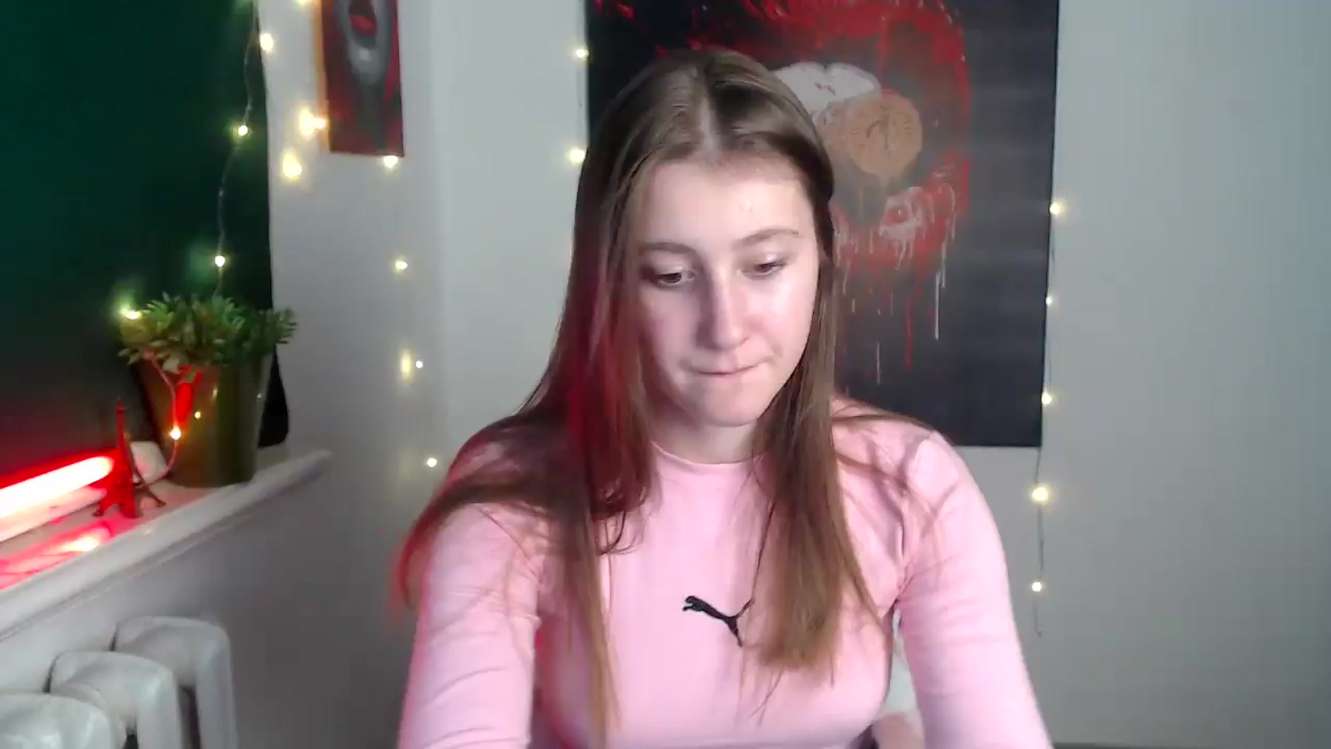 Gallery image thumbnail from Kamilochkaaa_'s myfreecams stream on, 12/04/2025, 11:17 image 11 of 20