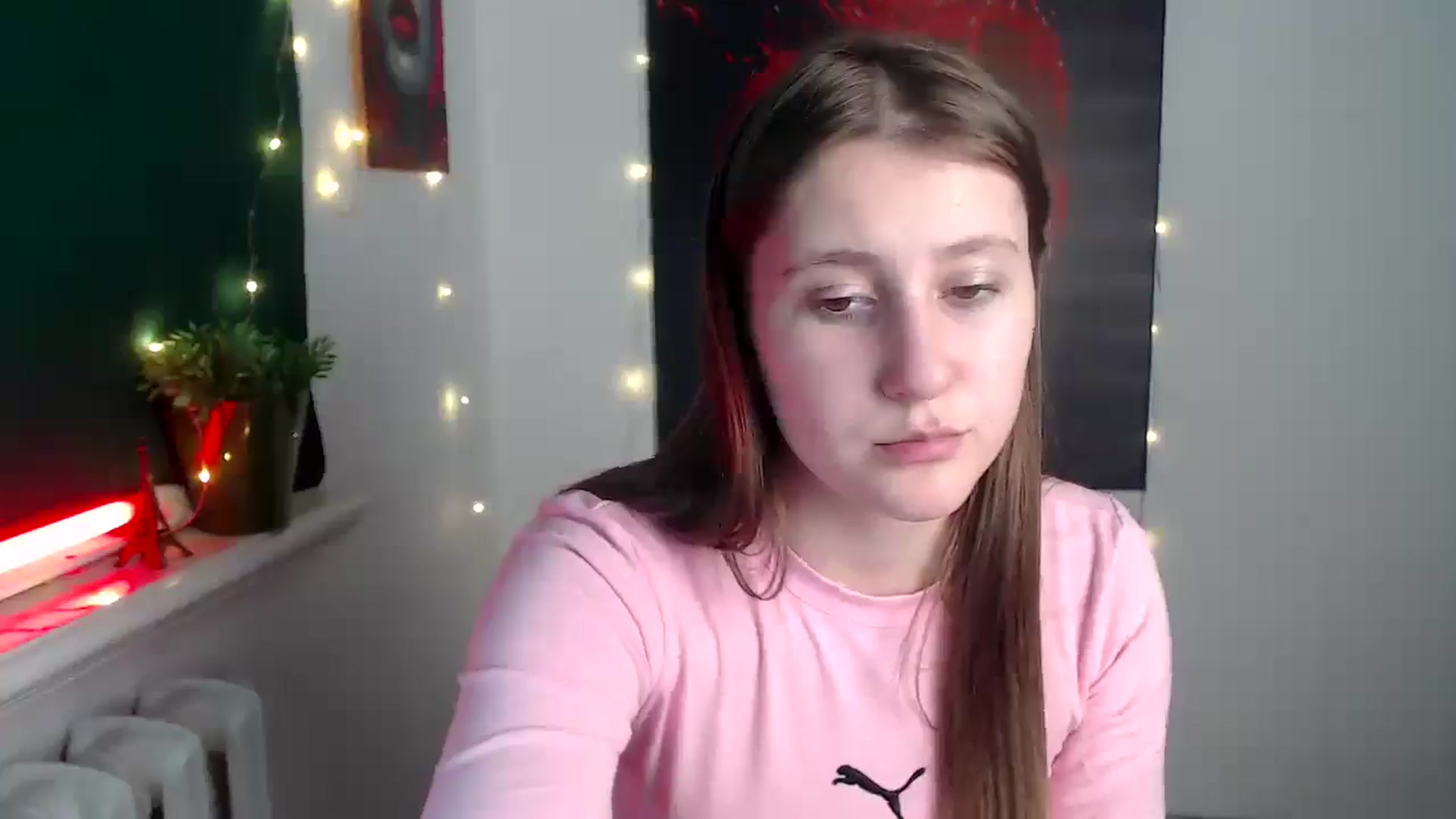 Gallery image thumbnail from Kamilochkaaa_'s myfreecams stream on, 12/04/2025, 16:13 image 13 of 20