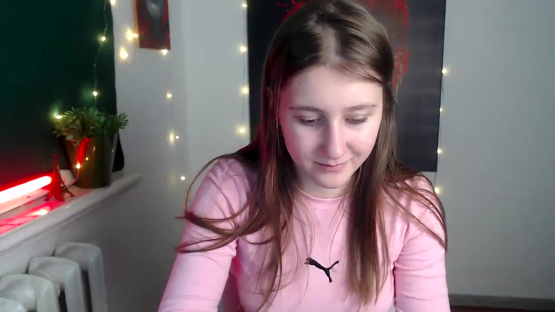 Gallery image thumbnail from Kamilochkaaa_'s myfreecams stream on, 12/04/2025, 16:13 image 16 of 20