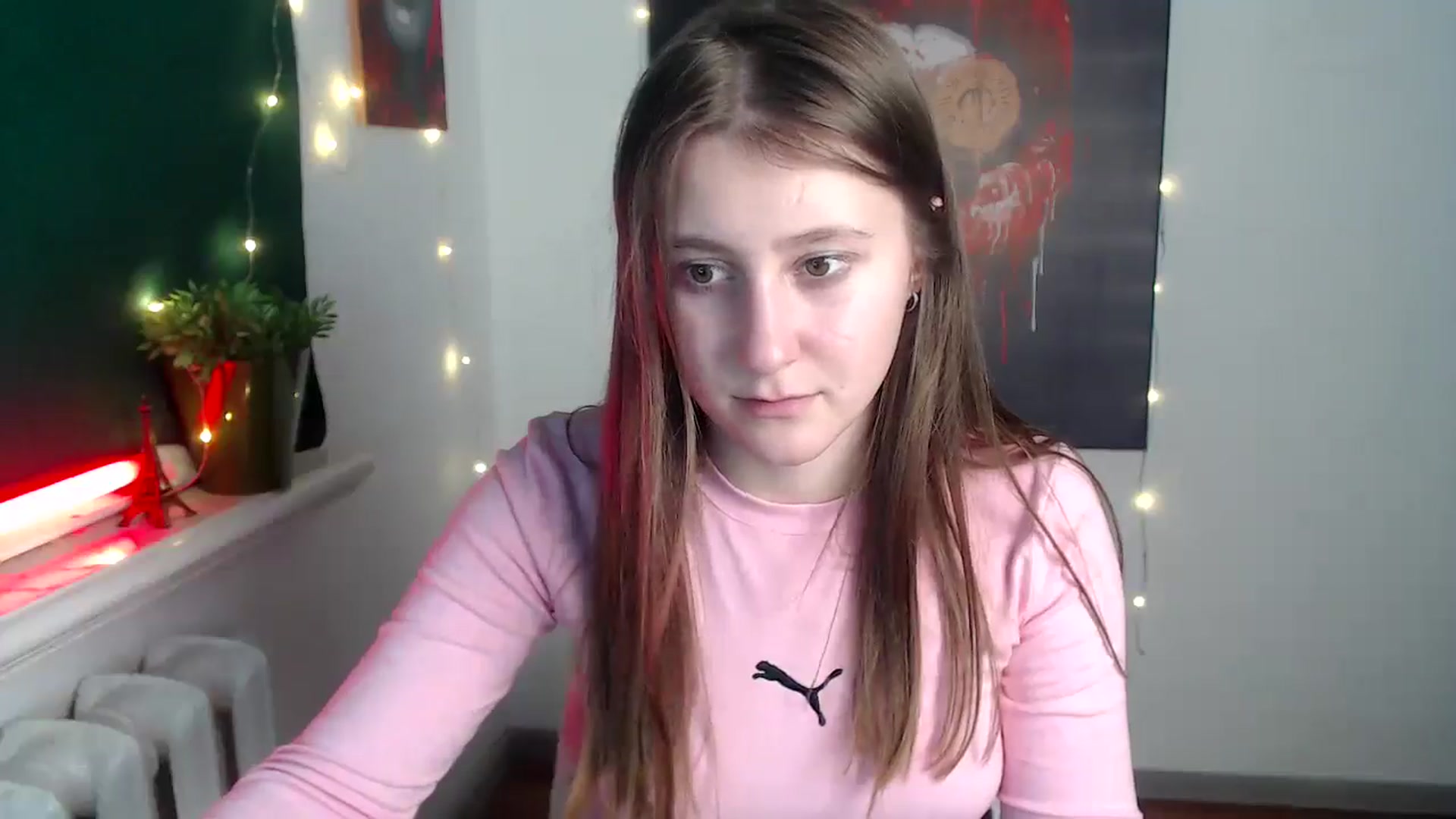 Gallery image thumbnail from Kamilochkaaa_'s myfreecams stream on, 12/04/2025, 16:13 image 17 of 20
