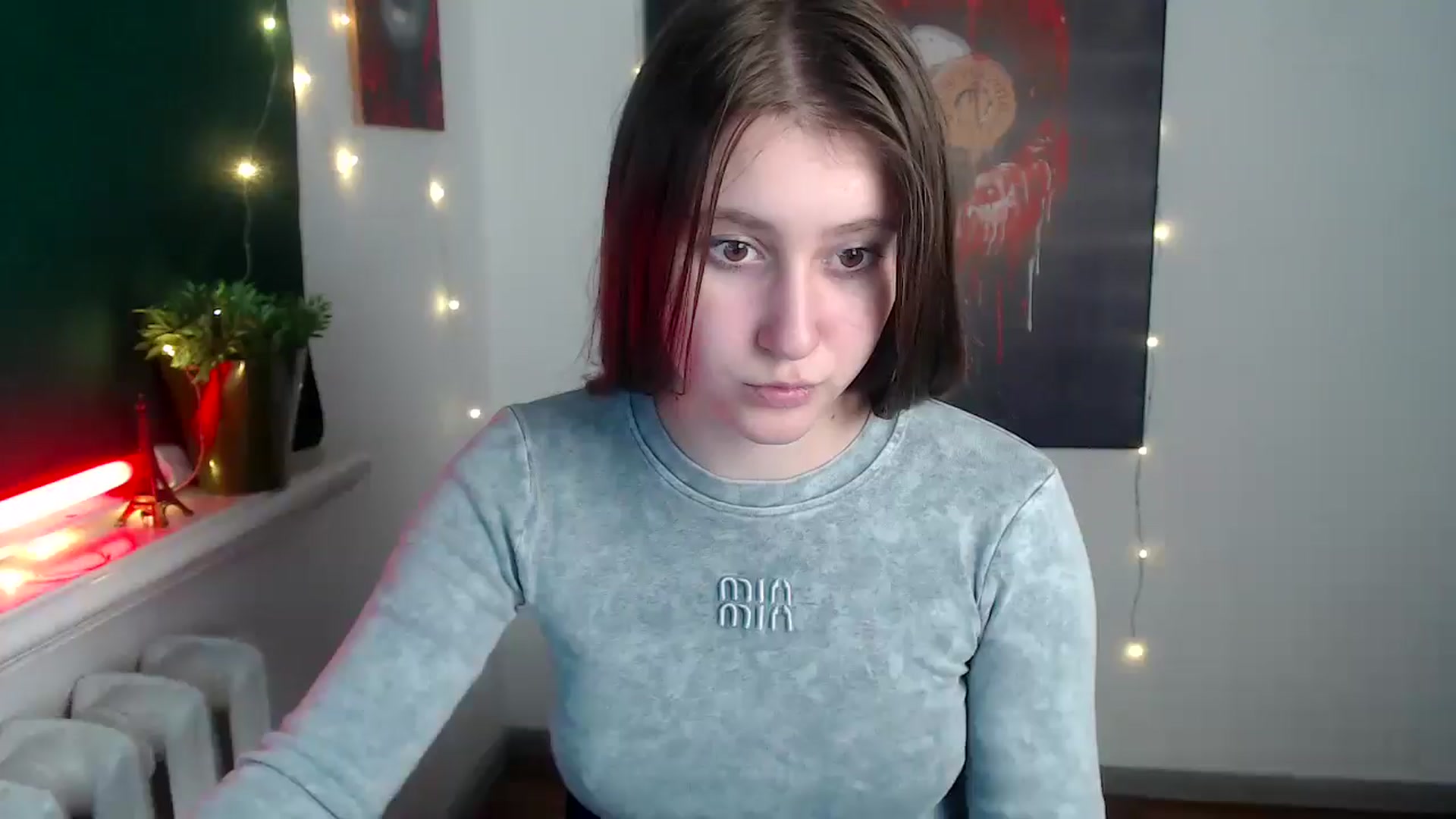 Gallery image thumbnail from Kamilochkaaa_'s myfreecams stream on, 12/05/2025, 13:06 image 1 of 20