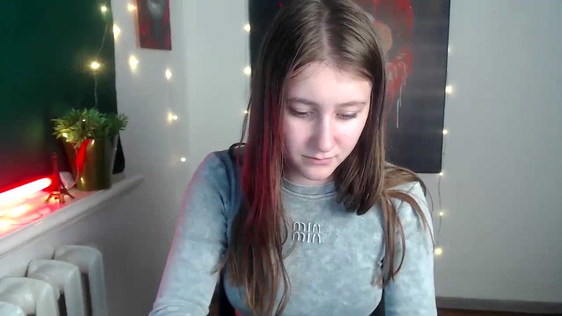 Gallery image thumbnail from Kamilochkaaa_'s myfreecams stream on, 12/05/2025, 13:06 image 9 of 20