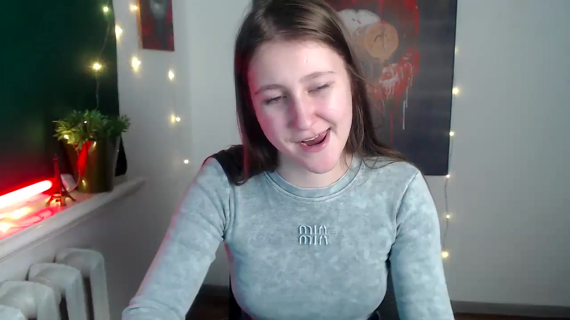 Gallery image thumbnail from Kamilochkaaa_'s myfreecams stream on, 12/05/2025, 13:06 image 11 of 20