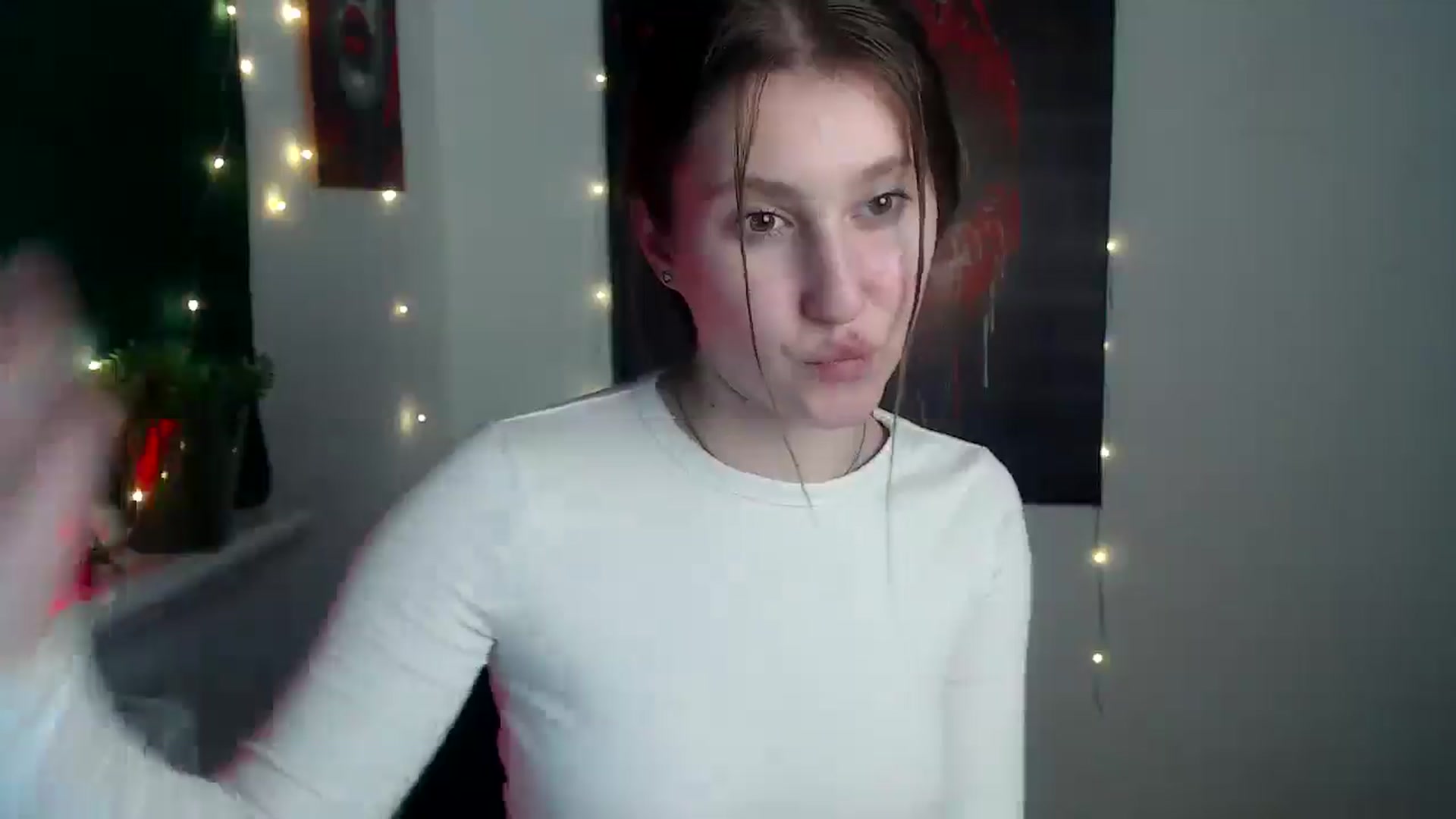 Gallery image thumbnail from Kamilochkaaa_'s myfreecams stream on, 12/07/2025, 17:18 image 4 of 20