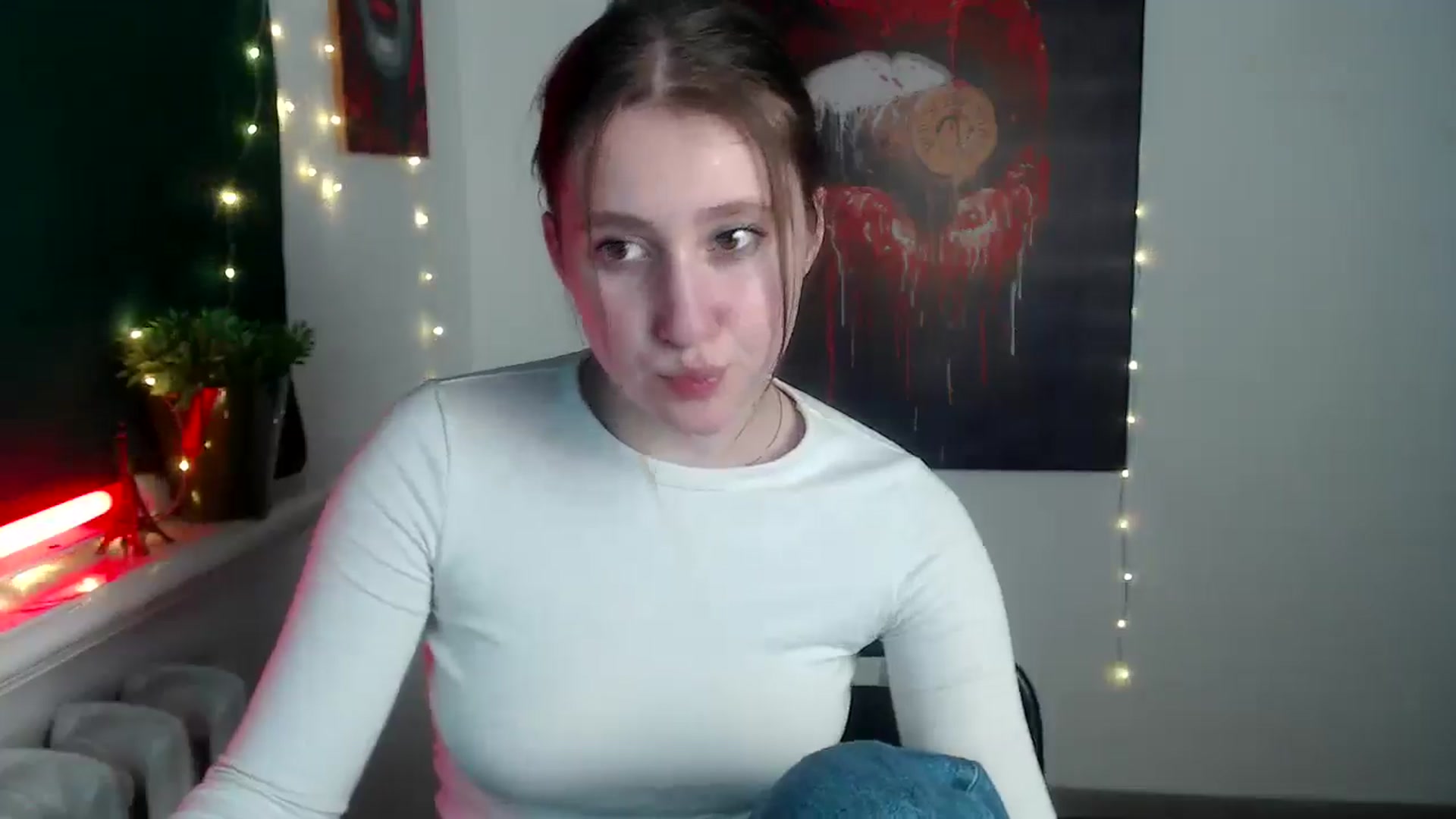 Gallery image thumbnail from Kamilochkaaa_'s myfreecams stream on, 12/09/2025, 16:08 image 9 of 20