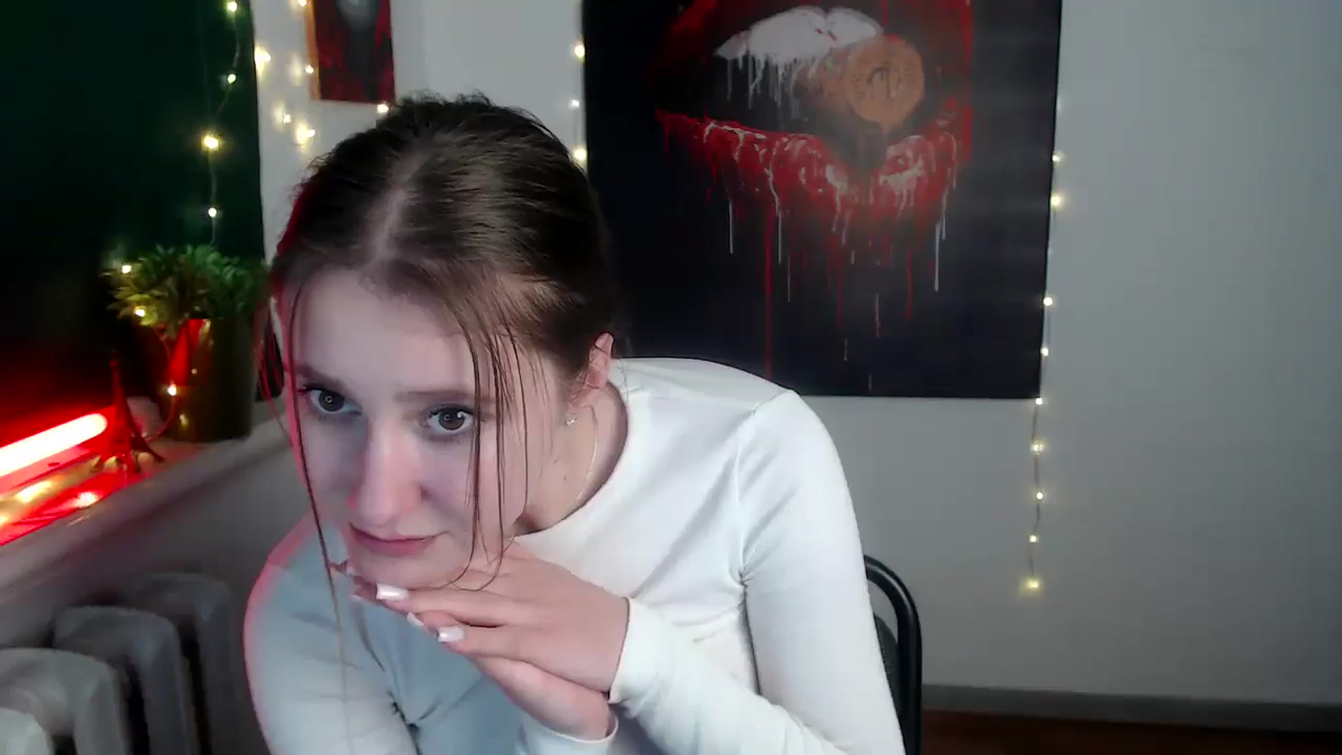 Gallery image thumbnail from Kamilochkaaa_'s myfreecams stream on, 12/09/2025, 16:08 image 13 of 20